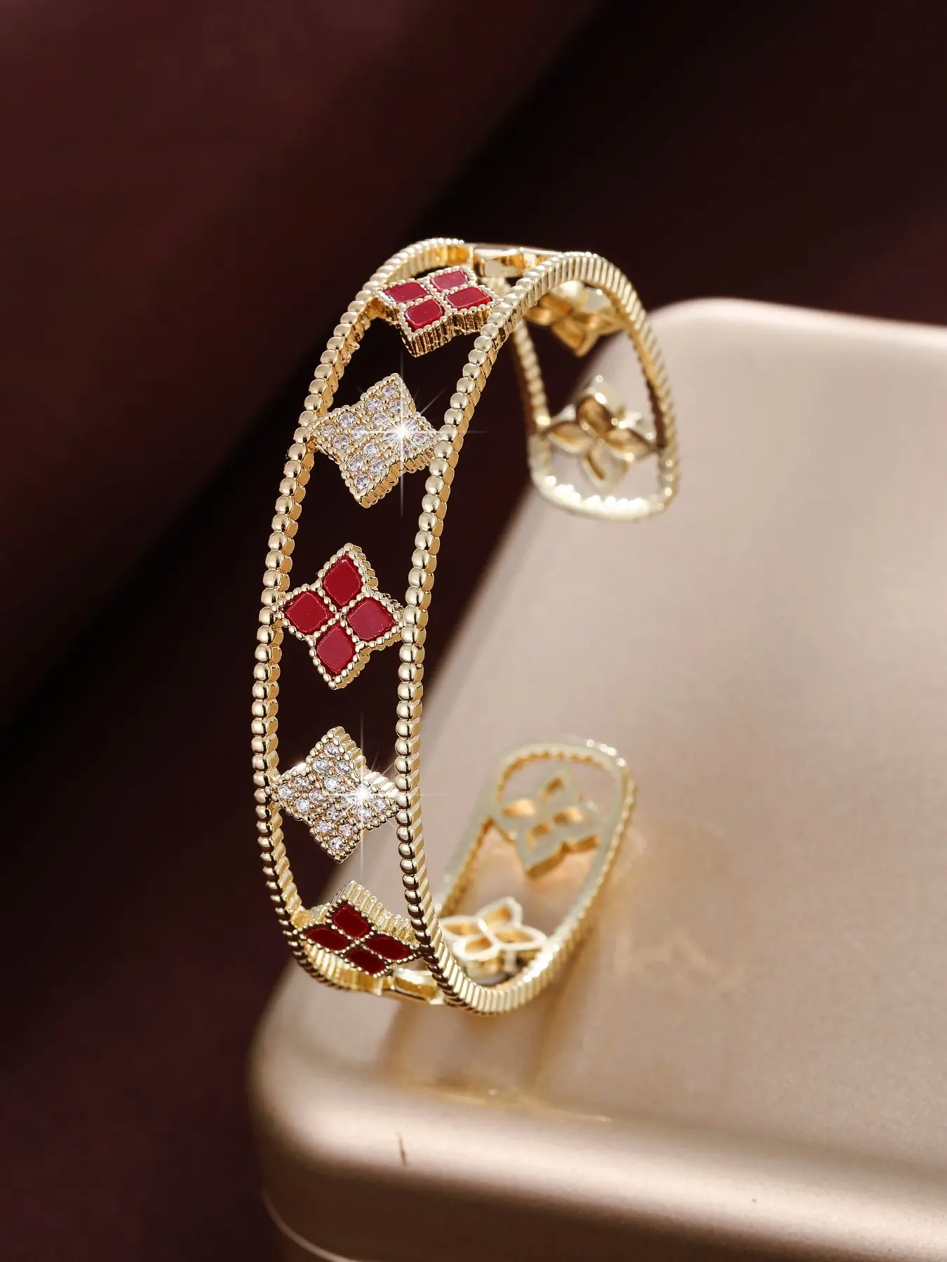 Classic Clover Open Adjustable Women's Bracelet, Trendy Fashion Jewelry, Artificial Zircon Embedded, Stylish Accessory for Ladies, Copper Metal Bracelet