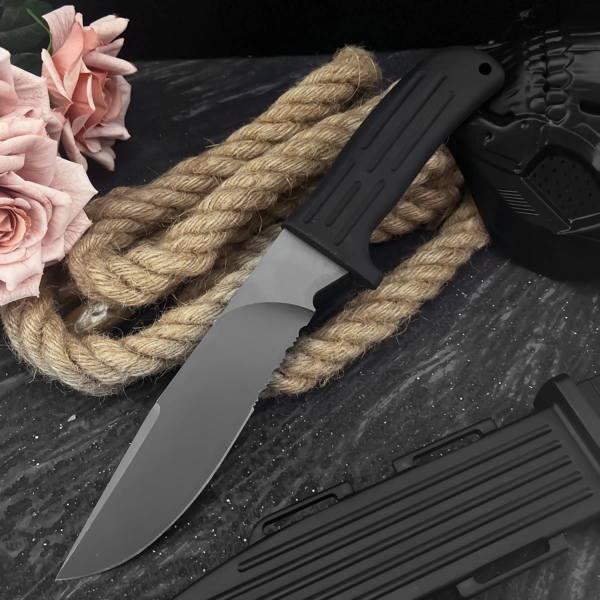 Hunting Straight Blade Knife, Outdoor Fixed Blade Knife with Sheath, Durable Design for Hunting & Camping, Essential Camping Survival Tool for Outdoors Enthusiasts