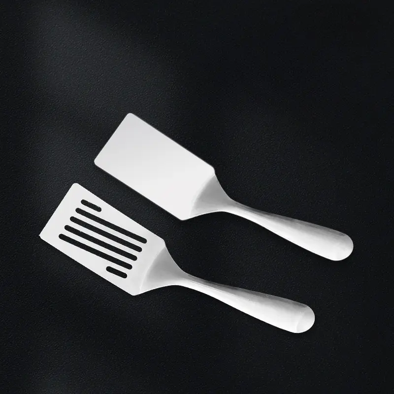 Flat Griddle Spatula – Durable Kitchen Tool with Ergonomic Handle; Suitable for Steaks, Pancakes, and Teppanyaki Cooking