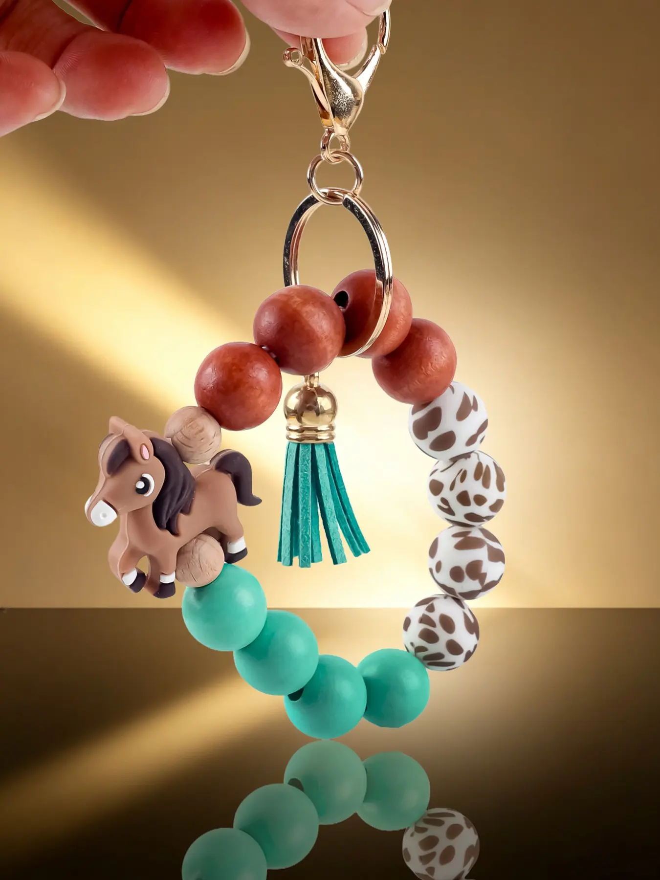 Country Western Beaded Wristlet Keychain for Women, Cute 3D Horse Cowboy Charms, Silicone Wooden Bead Key Ring with Leather Tassel, Car Accessory
