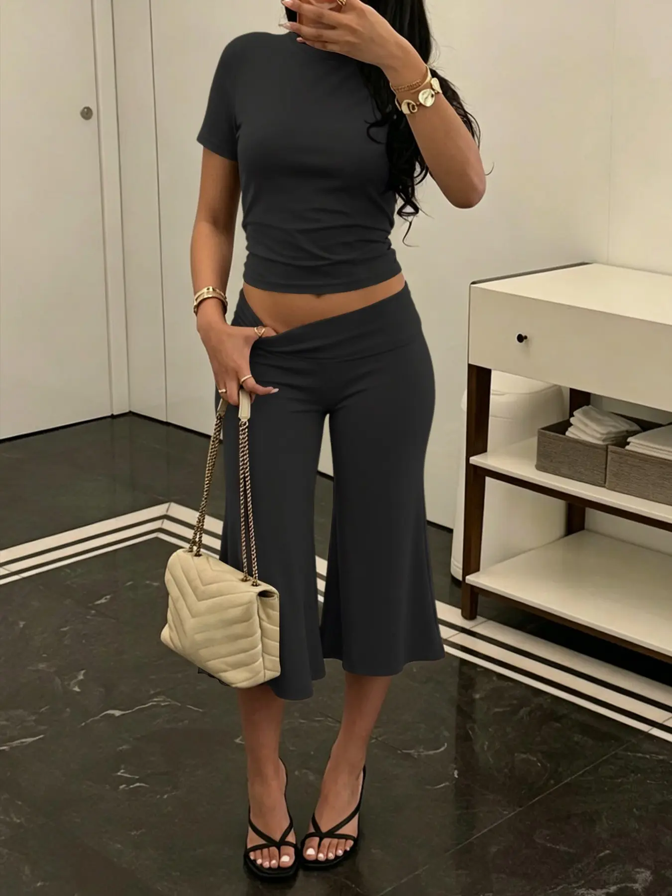 Lw-Sherowear Round Neck Short Sleeve Capri Set, Perfect for Home Wear, Ideal for Autumn, Comfortable and Stylish， Figure Hugging Casual Tracksuit for Women Going Out