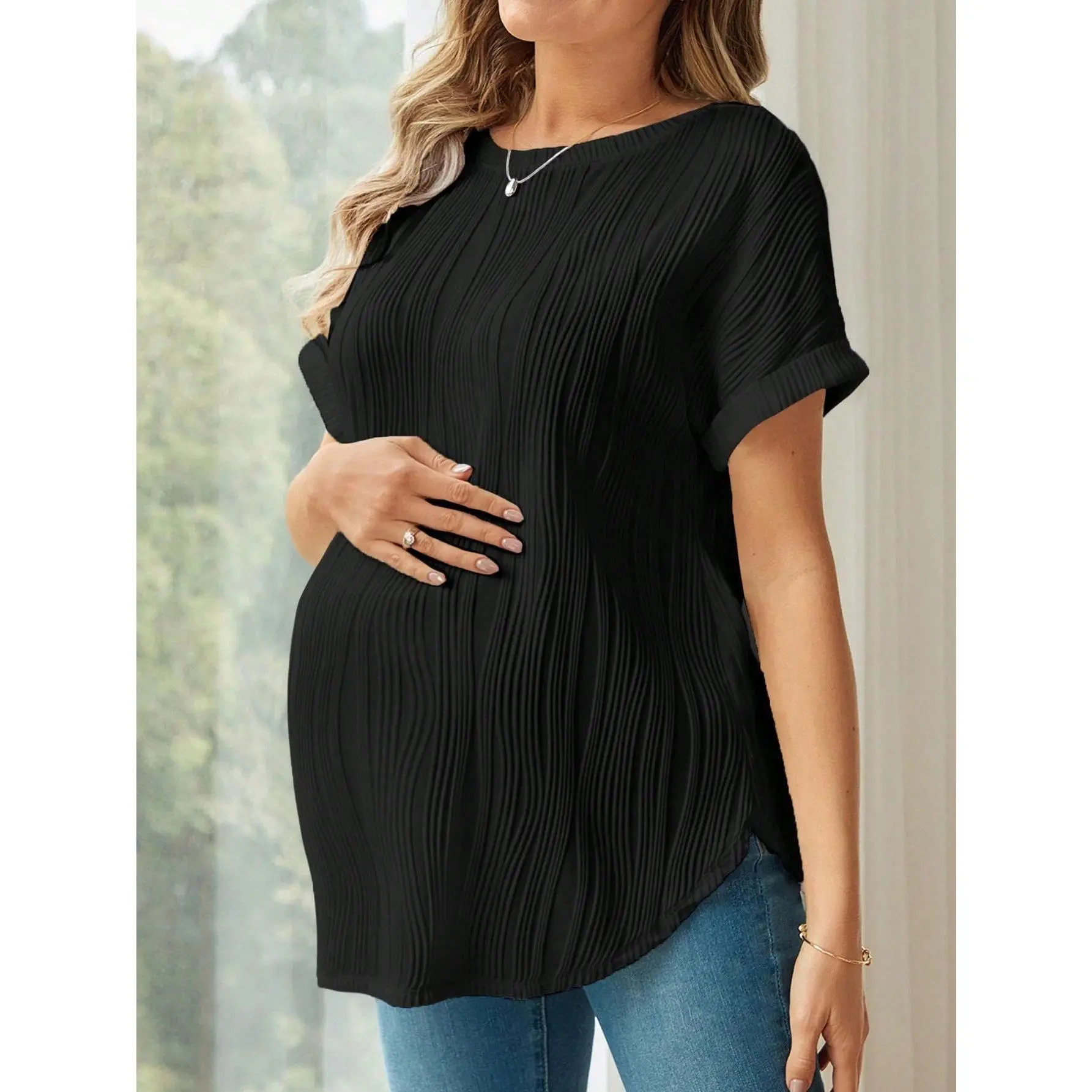 Women's Bump-Friendly Maternity Short-Sleeve Crew Neck Tops - Comfortable, Safe Materials, Pleated Detail Casual Summer White, Black T-Shirts for Pregnancy Outfits, T-Shirt