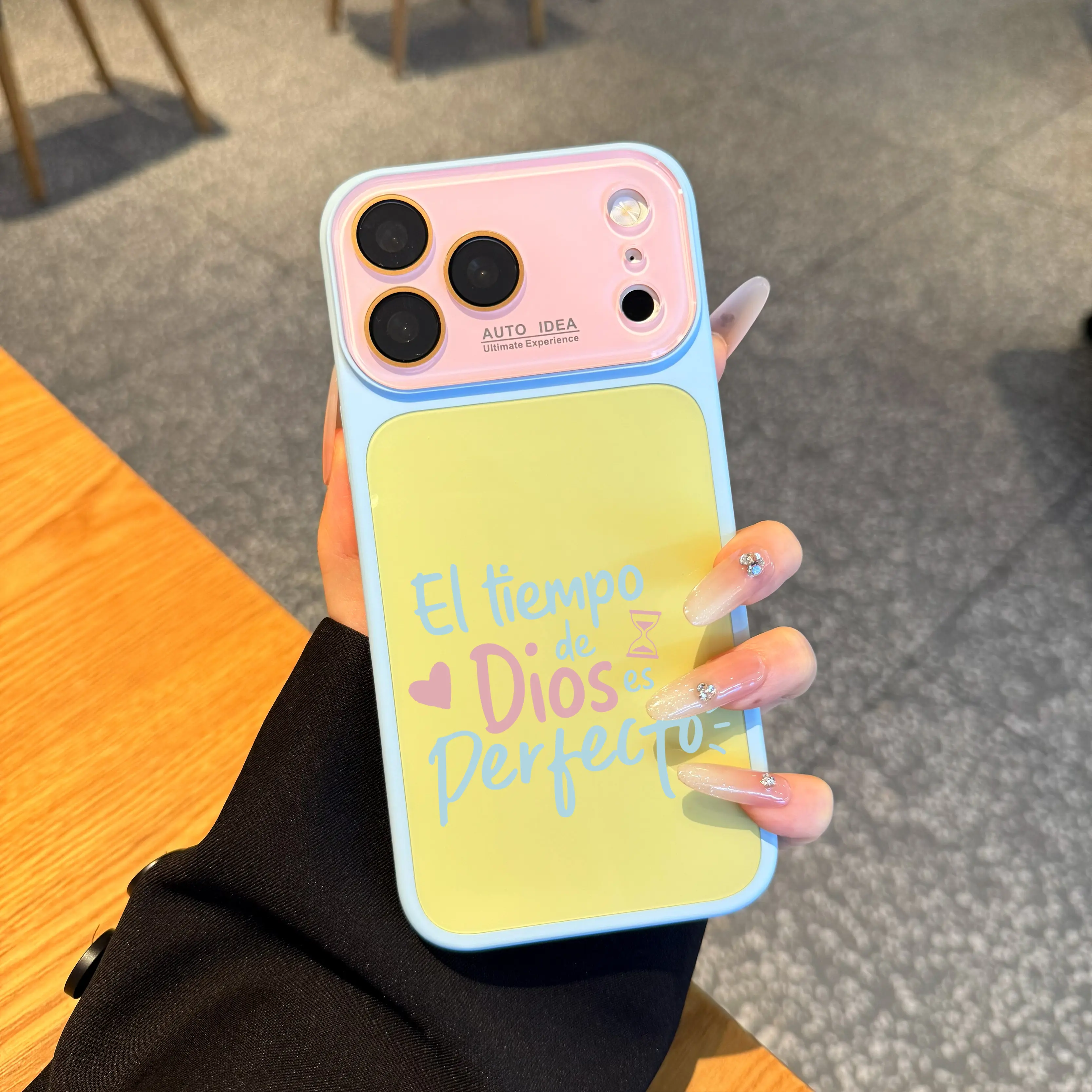 Color Block TPU-PC TPU Shell Protective Phone Case with "God's Timing Is Perfect" Spanish Faith Quote, Custom-Fit for iPhone 17/16/15/14/13 Pro Max/Pro/Plus, Raised Camera Cover, Multi-Color Cute Accessories, Christian Gift for Women Users NN207
