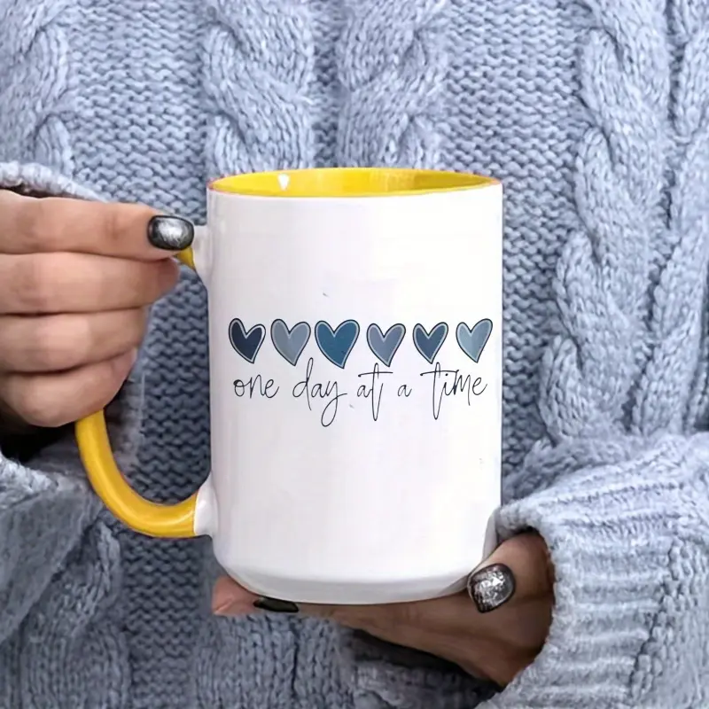 Ceramic "1 Day at a Time" Affirmation Cute Mug - White & Yellow 0-500ml Drinkware with Blue Hearts, Letters, Modern Geometric Design, Washable Cute Kitchen Item, Happy Birthday Motivational Gift, Aesthetic Coffee Cups, Durable Coffee Bar Accessory, Cute M