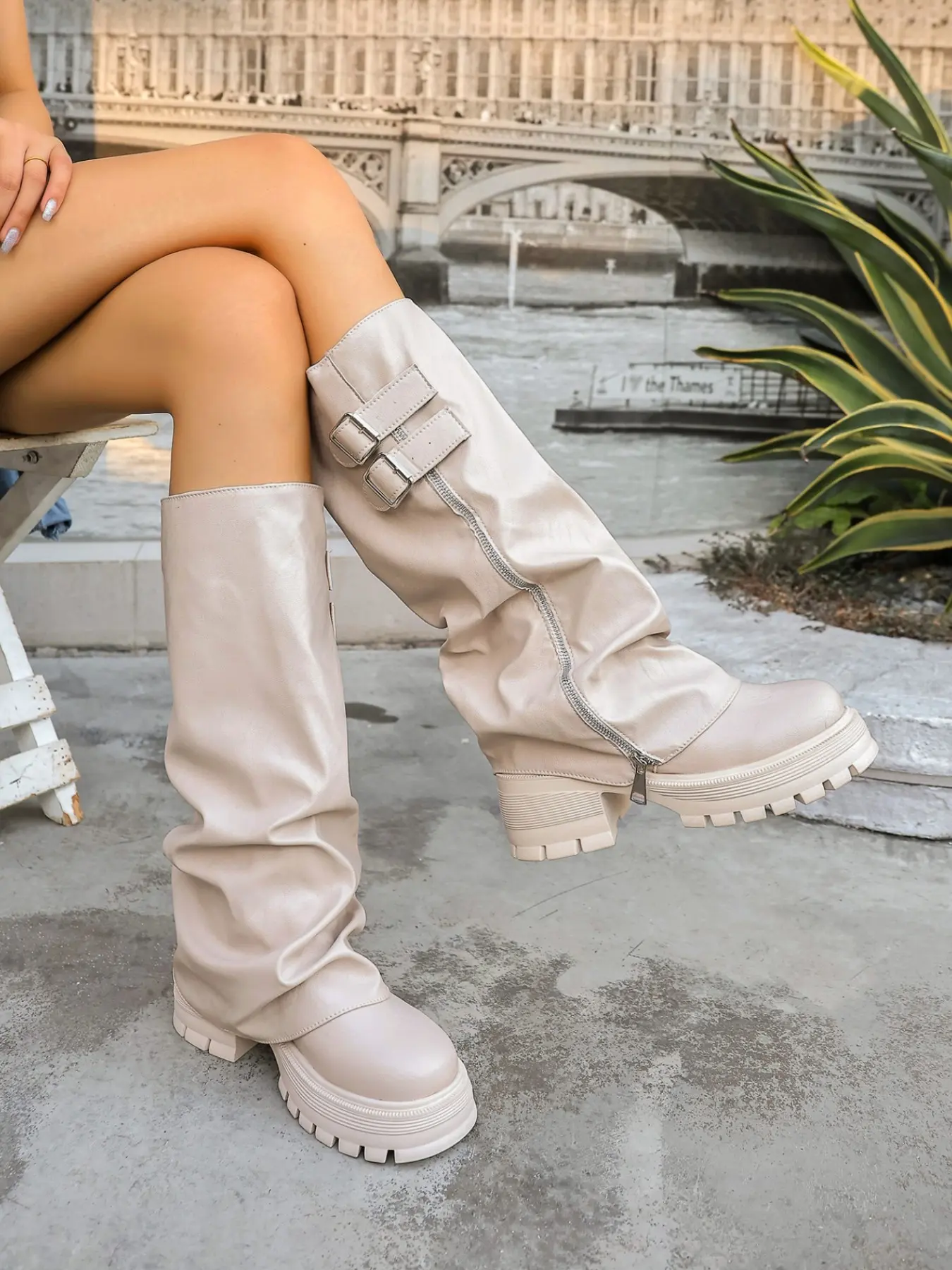 European Style Slimming Pleated Mid-Calf Boots, Dual Buckle Side Zip Thick Sole Boots, Versatile Height-Boosting Women's Boots