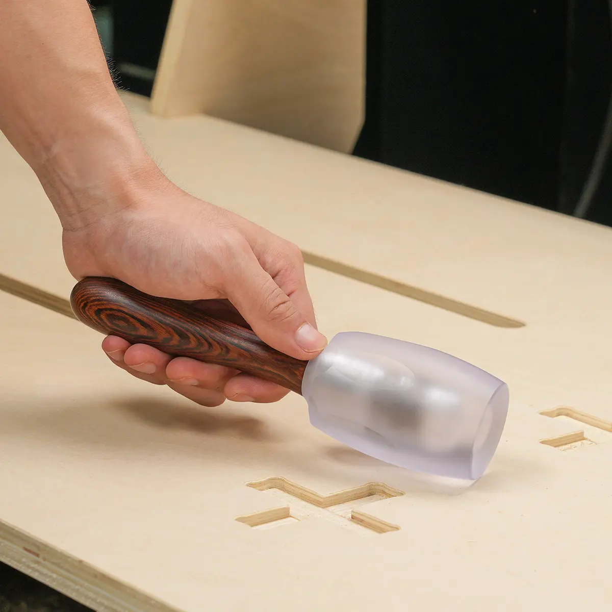 Soft-Blow Carving Mallet, Anti-Slip Wood Handle Shock-Absorbing Hammer for Woodworking, Non-Damaging Polycarbonate Face for Chisels & Gouges, Hand Tools