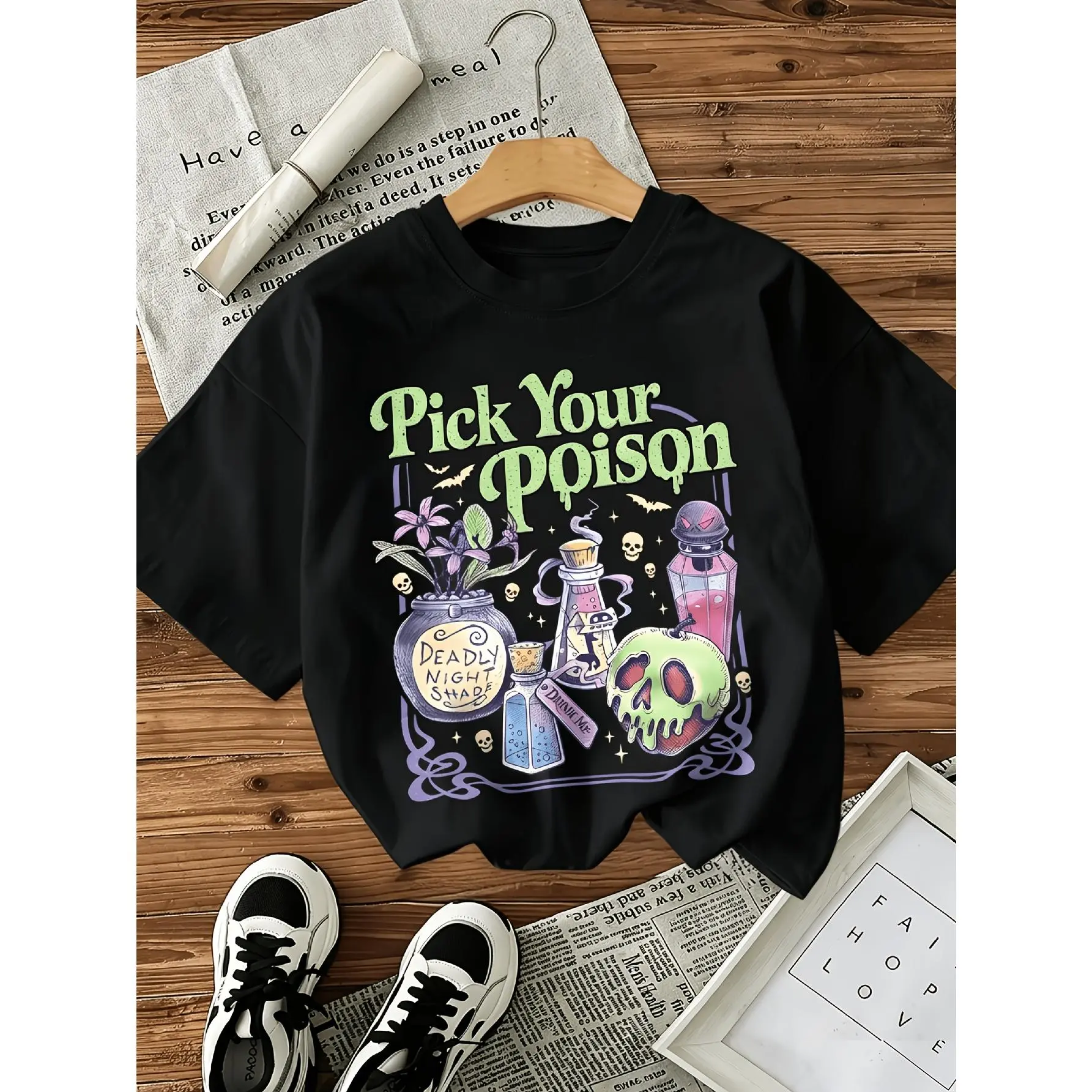 Women's Casual Short Sleeve T-Shirt - Printed with Witchcraft Poison Letter Pattern, Regular Round Neck Top, Suitable for All Seasons, Women's Clothing