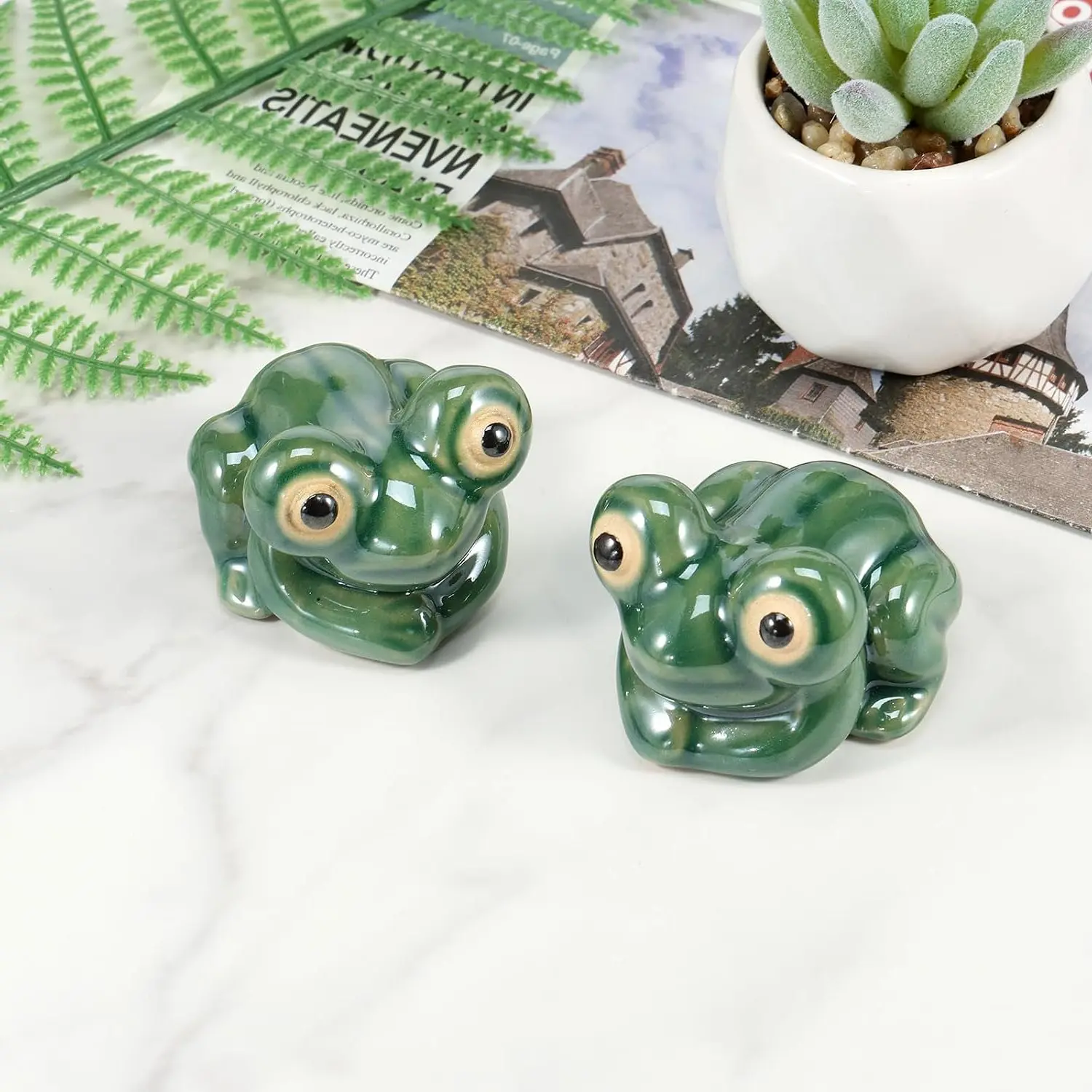 2 Pack Cute Frog Ceramic Figurines, Big Eye Shiwan Style Miniature Ornaments for Fish Tanks Bonsai Rockeries Fairy Gardens and Home Decor