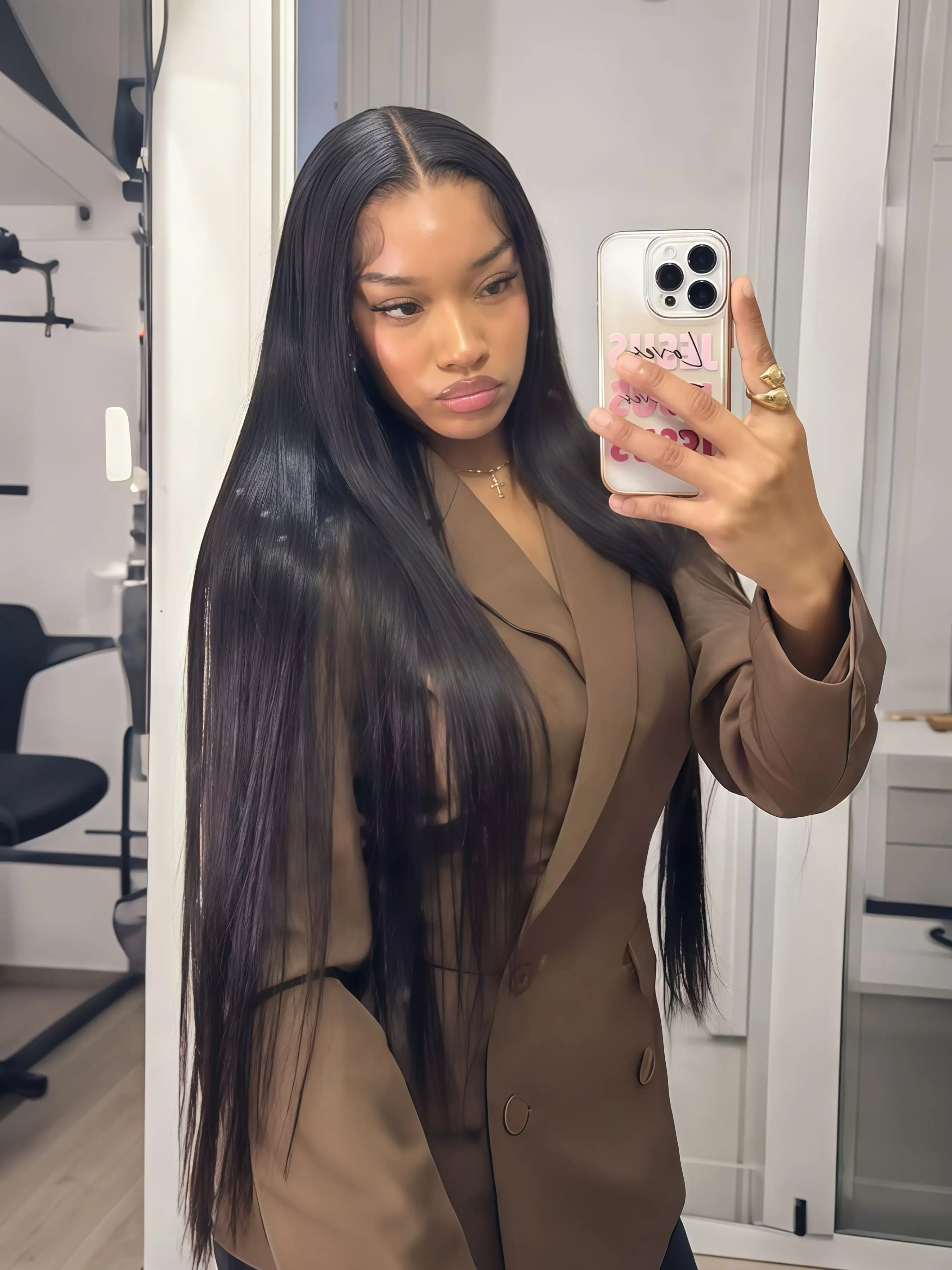 Black Long Straight Wig – 13x4 HD Transparent Lace Front Wig – Free Parting – Pre-Plucked Natural Hairline – Heat-Resistant Synthetic Fiber – Suitable for Daily Wear 32-Inch
