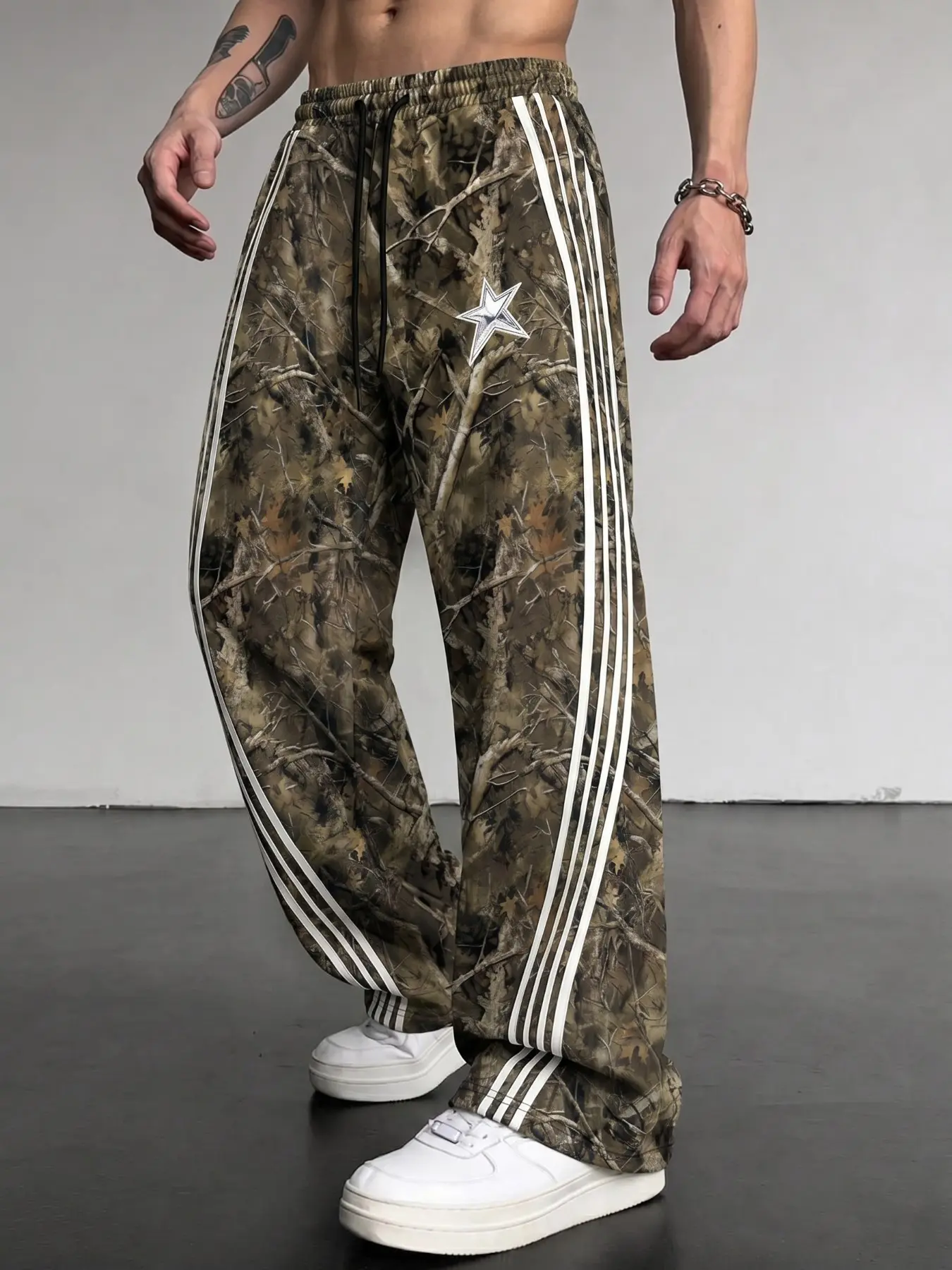 Polyester Men's Streetwear Y2K Camo Track Pants, Striped Elastic Waist Wide Leg Trousers with Side Stripes & Star Patch, Casual Baggy Sweatpants For Urban Hip Hop Aesthetic & Daily Streetwear