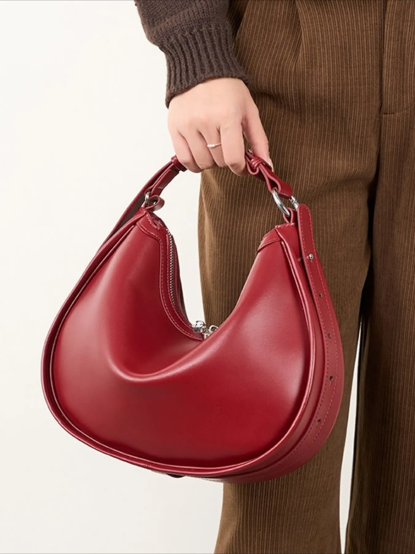 Niche design crescent bag leather underarm bag women's 2026 new simple high-end shoulder crossbody versatile women's bag