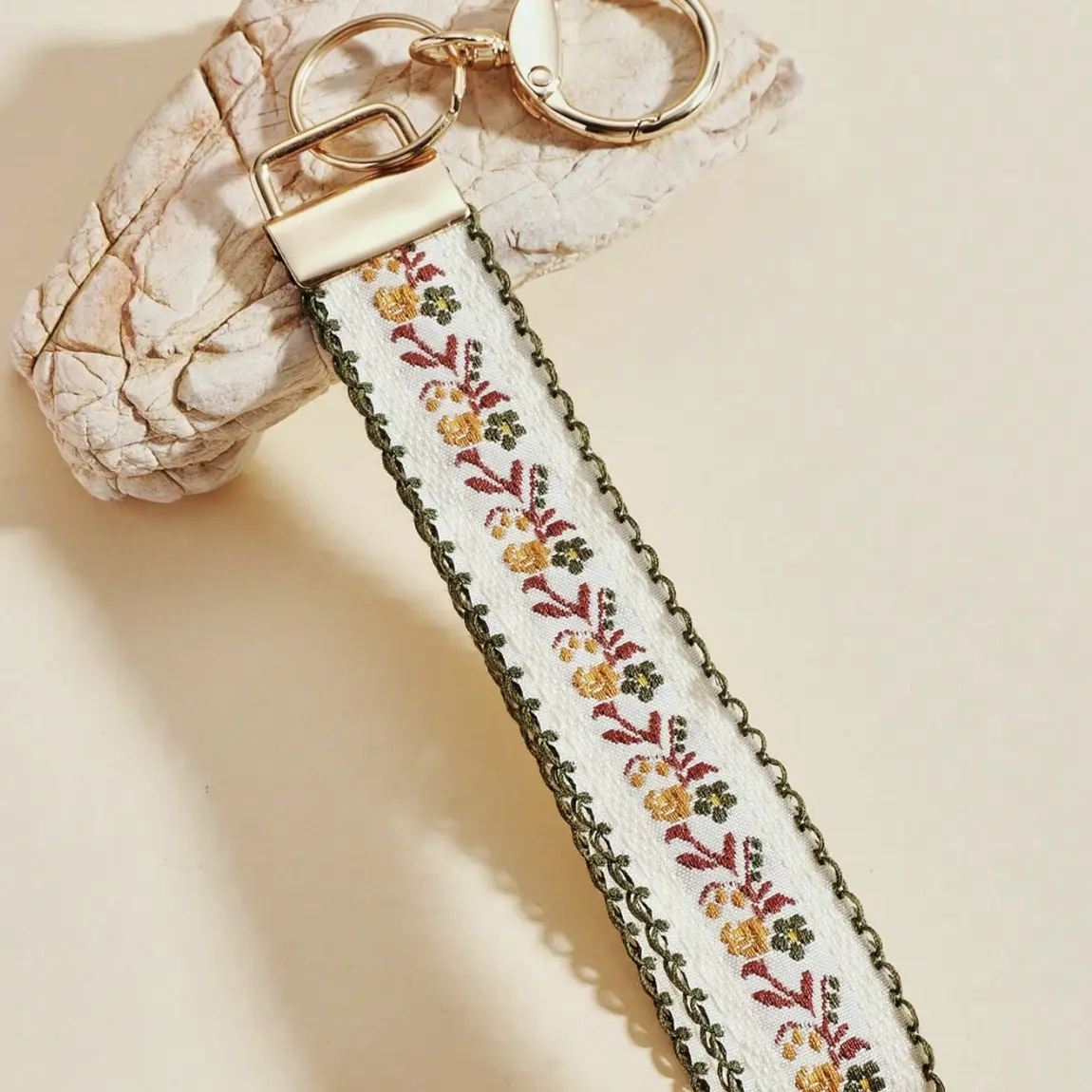 Zinc Alloy Keychain, Dual Layer Embroidered Ribbon Keychain, Car Keychain, Bag Charm, Fashionable Women's Keychain, Universal Keychain, Car Key Chains