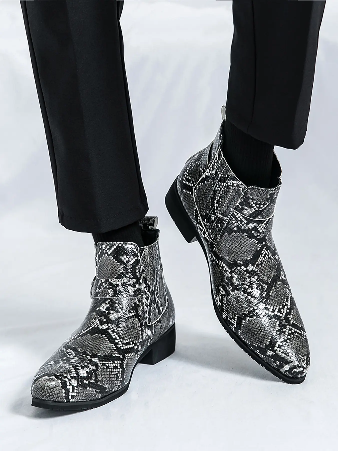 New Men's Fashion Ankle Boots, Snake Print Buckle Pointed Toe Western Style, Low Heel Slip-On, Casual Streetwear, Retro Trendy Short Boots