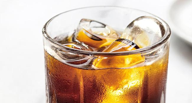 Kismile Ice Makers Countertop with Handle,8 Cubes in 6 Mins,Portable Ice Maker Machine with Self-Cleaning for Home/Office(Purple)