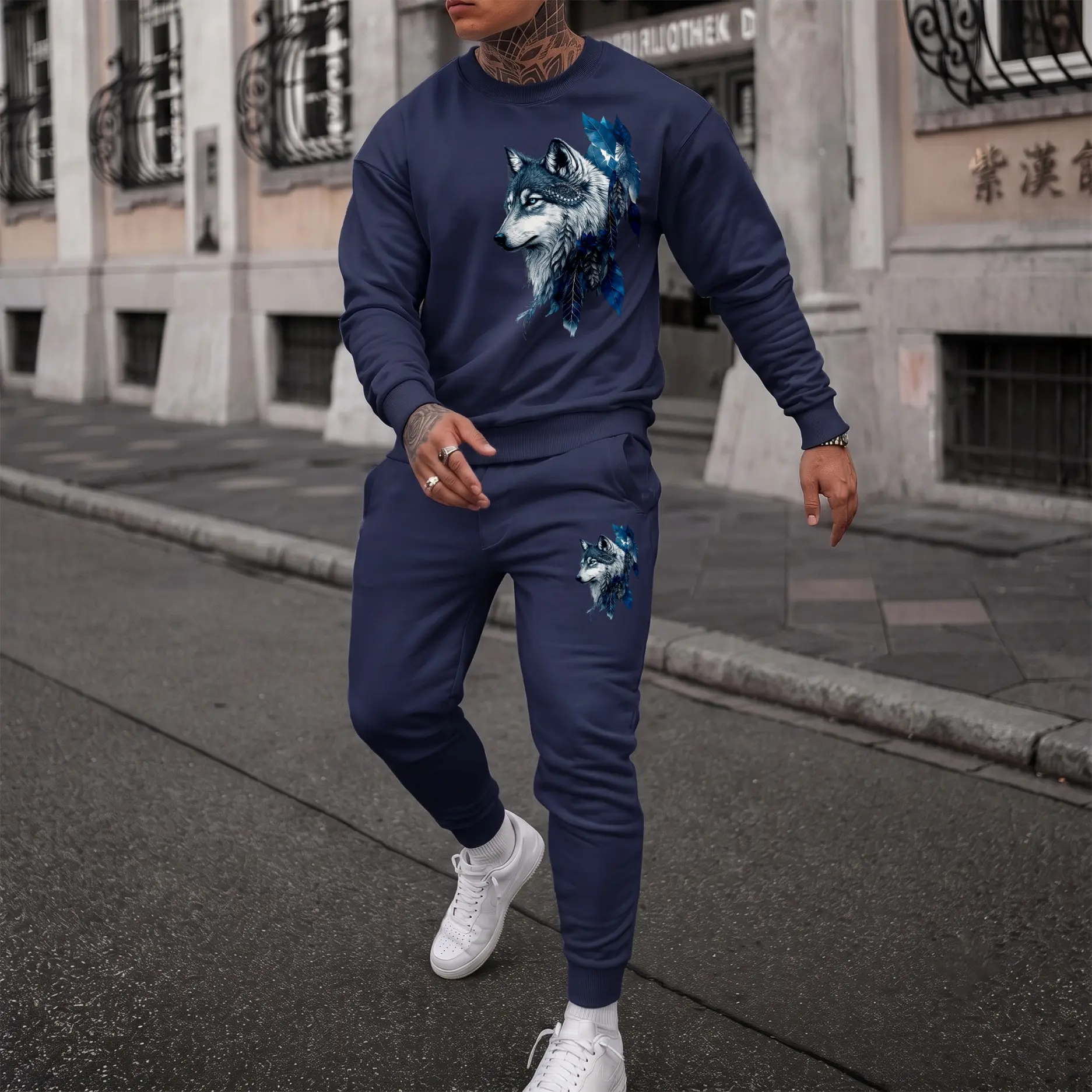 Men's Blue Wolf Graphic Crew Neck Sweatshirt & Jogger Pants Two-Piece Set, Casual Athletic Long Sleeve Pullover and Drawstring Trousers, Comfortable Fall Winter Sportswear for Everyday Wear, Gym, Travel and Lounge