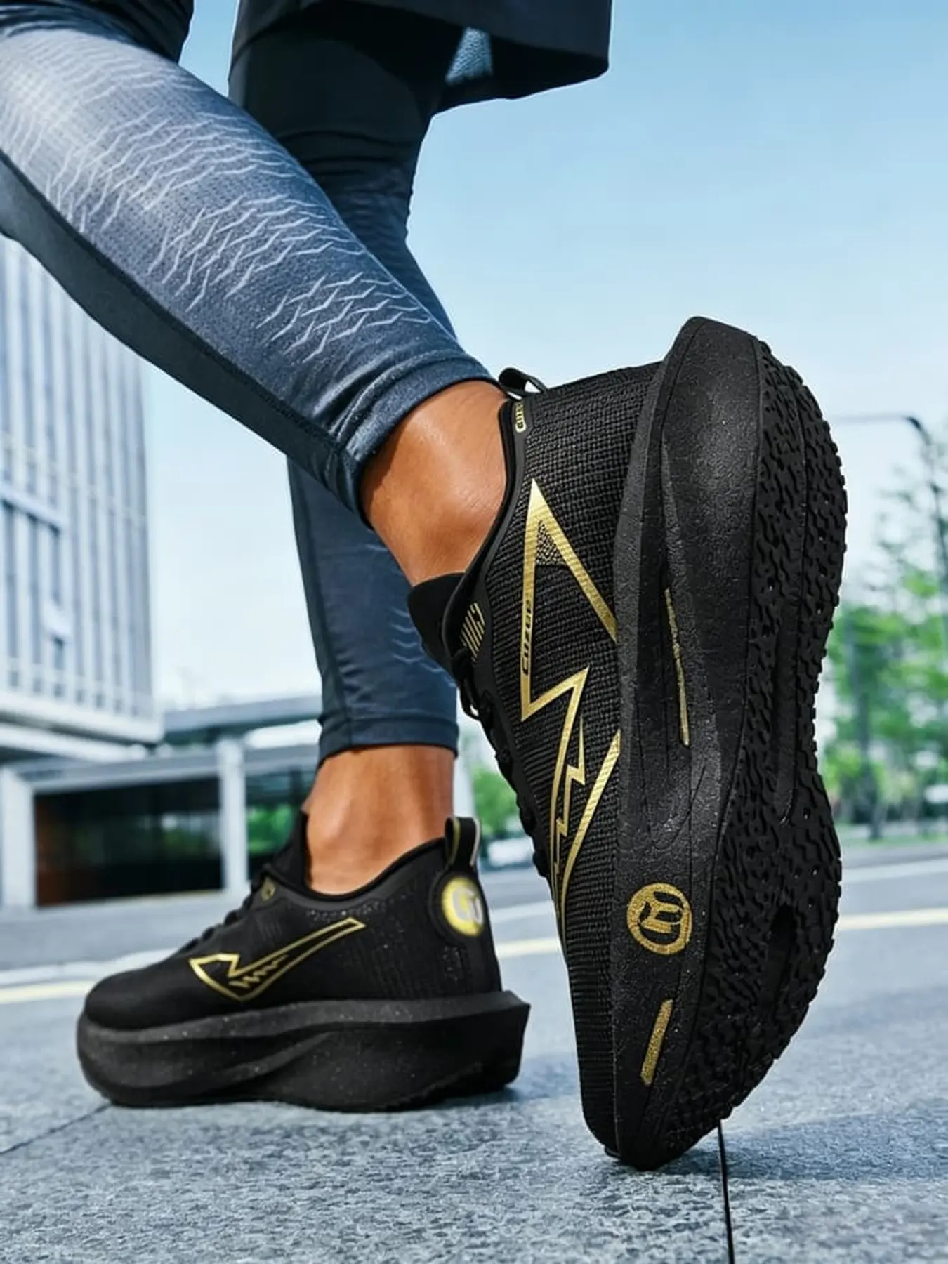 Unisex professional carbon racing sneakers thin hollow mesh breathable layered shock midsole casual for commute campus jogging