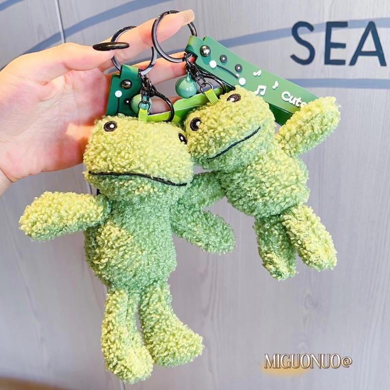 Internet celebrity explosion green plush frog doll buckle rope creative cute little frog bag keychain pendant