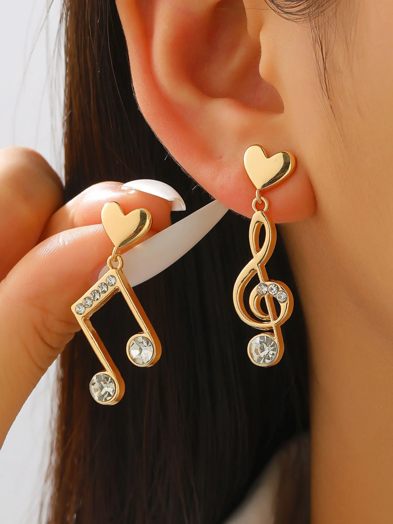 Asymmetrical Heart Note Rhinestone Earrings, Long Ear Jewelry, Elegant Music Theme, Soft and Chic, Unique Commuter Studs