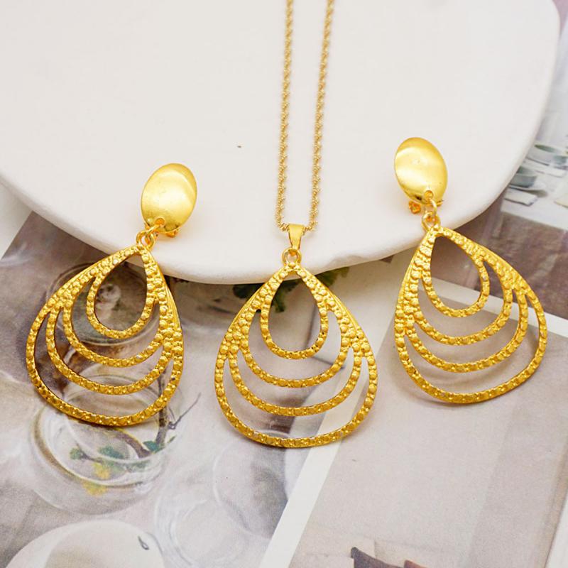 Gold Hollow Water Drop Pendant Necklace Earrings Matching Wedding Dinner Luxury Jewelry Custom Necklace For Girlfriend