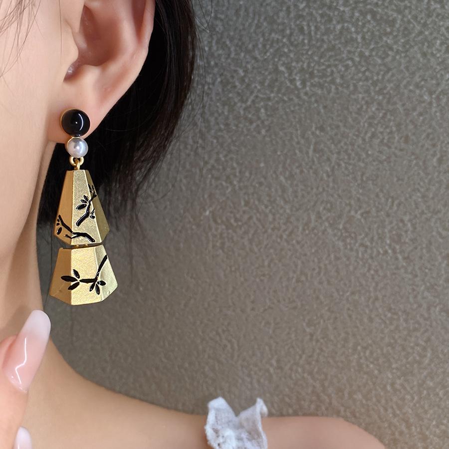 Silver Needle Pearl Branching Wind Chime Tassel Stud Earrings, New Chinese Retro Palace Style Earrings with Light Luxury and High-End Appeal Ear Accessories