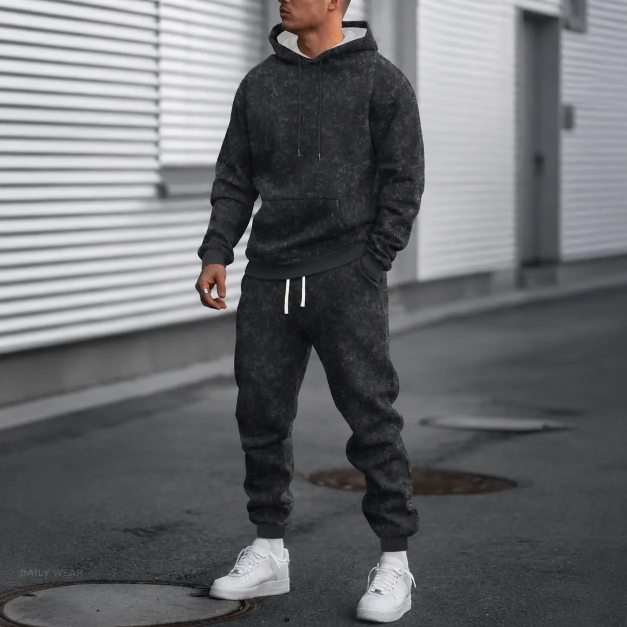 Men’s washed long-sleeve hoodie + washed ribbed jogger sweatpants set — regular fit pullover hooded top paired with elastic-waist casual athletic tapered pants, two-piece set suitable for trendy street wear, outdoor leisure, running, and fitness during sp