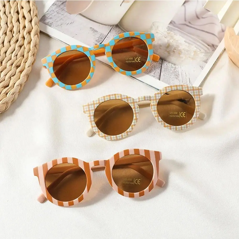 XUH Kids Sunglasses, Cute Round Frame with Checkered Print, Lightweight Nylon TR90 Eyewear for Boys & Girls Ages 3-8 with UV400 Protection, Round Frame Glasses, Cute Look