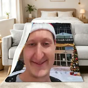 Daniel Larson Selfie Polar Fleece Blanket for Kids & Adults, Extra Large Soft Cozy Throw Blanket for Bed Sofa Couch, Furry Air Conditioner Blanket, Father's Day Thanksgiving Christmas Children's Day Holiday Gift for Family