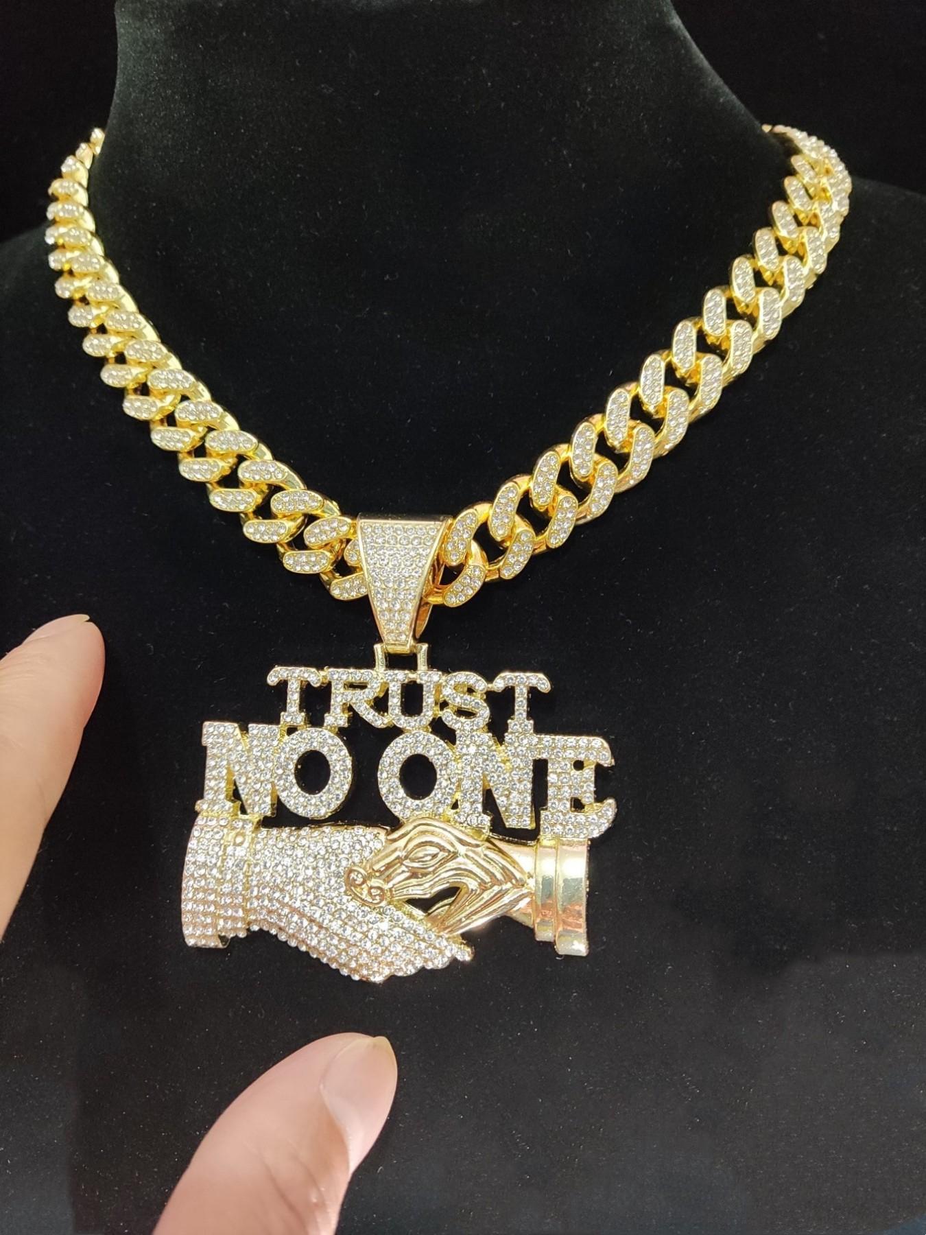 2024 Fashion Rhinestone Decorated Cuban Link Chain Necklace with Letter Handshake Shaped Pendant Design, Punk Casual Trendy Chain Pendant Necklace for Party & Daily Decoration Without Box