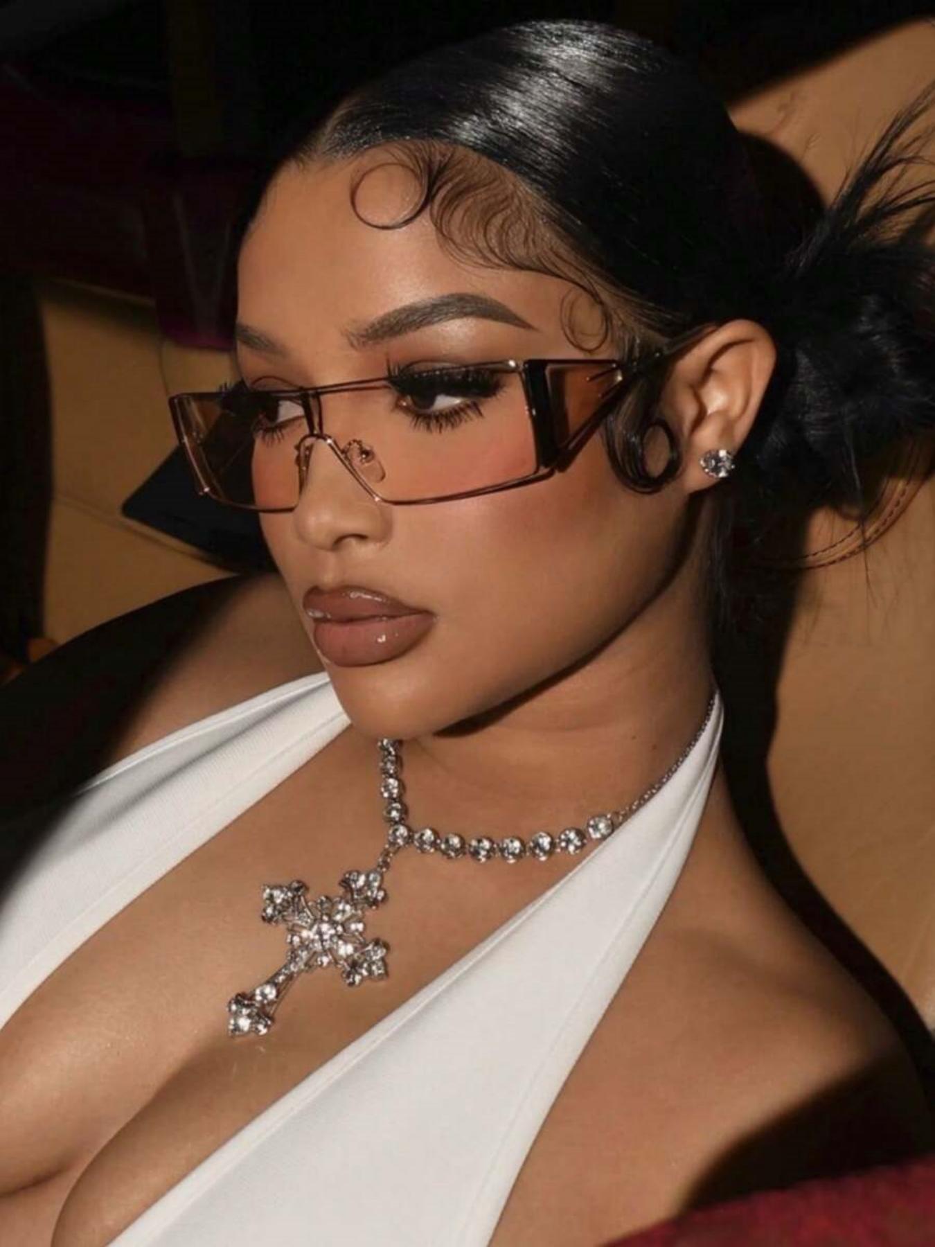 Women's Oversized Polycarbonate Sunglasses, Vintage Style, Metal Hinges, Street Photography, Party & Hiking, Multiple Colors Available