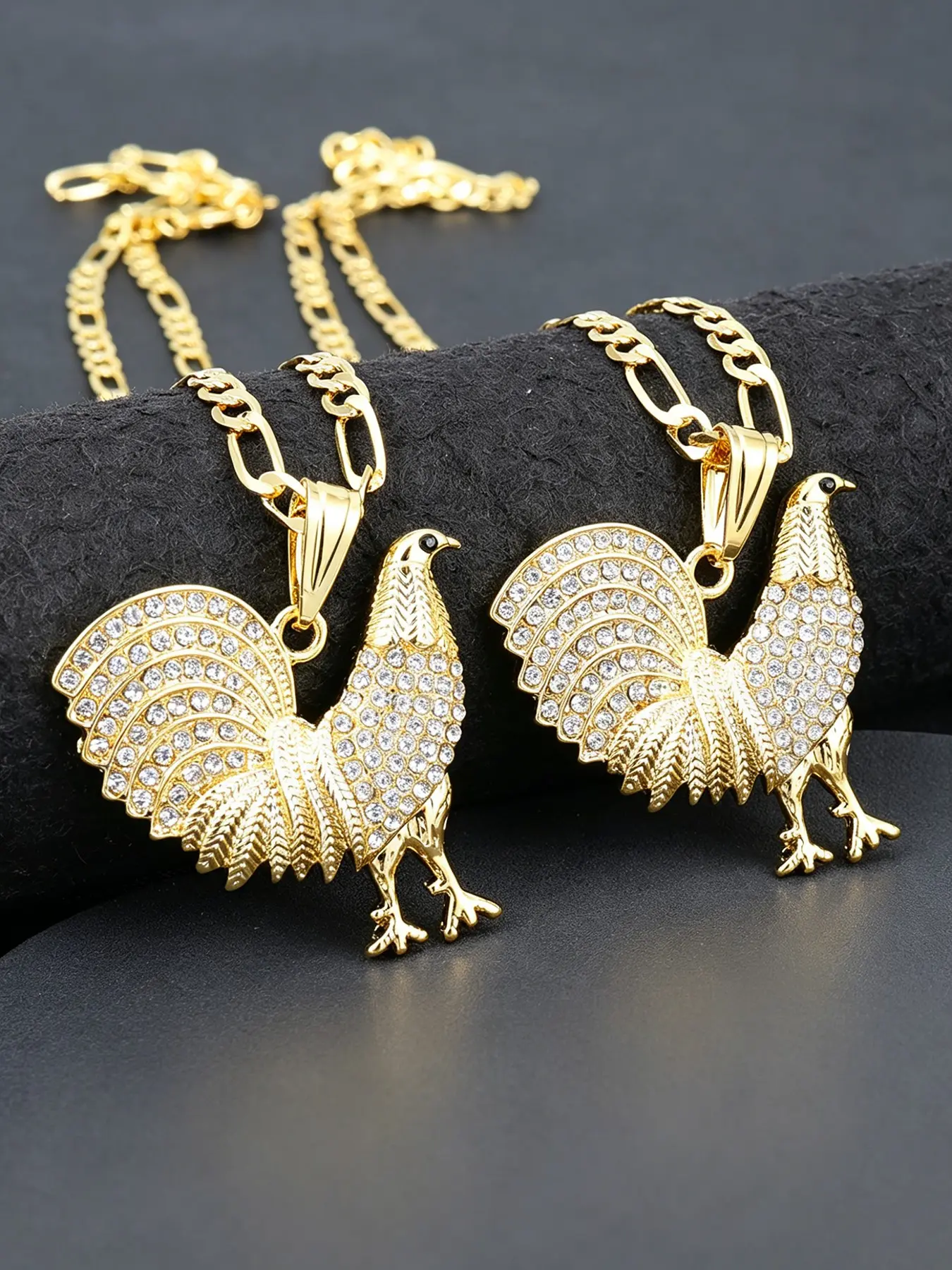 2pcs fashionable and elegant rooster pendant costume jewelry necklace with sparkling rhinestone decoration, perfect holiday gift for men and women, Figaro chain, unique design, Christmas gift, Exquisite Jewelry Gift