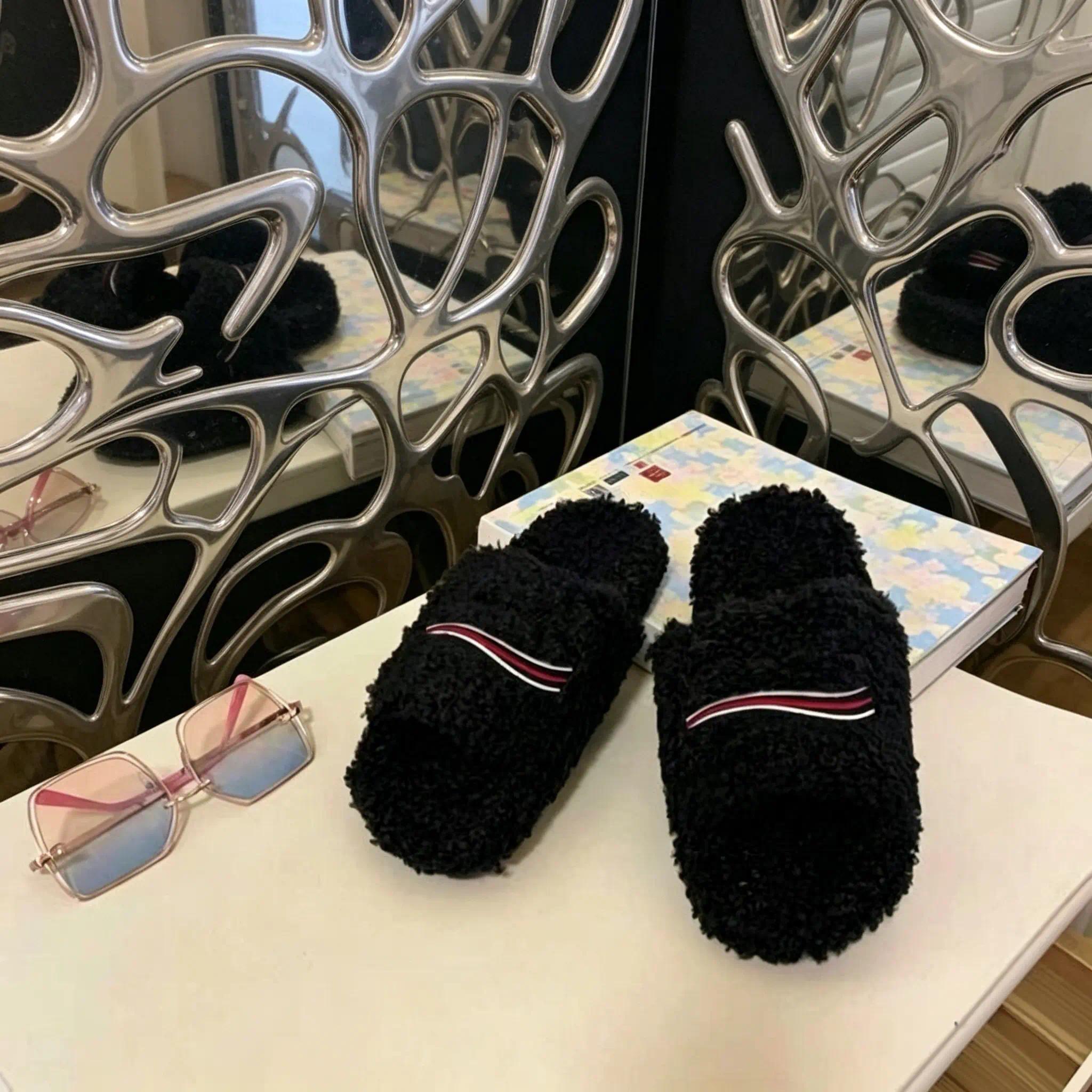 Men’s & Women’s Cozy Fuzzy Plush Slippers – Soft Indoor & Light Outdoor Shoes