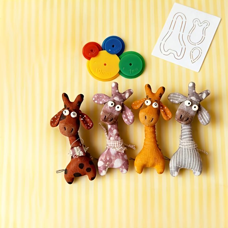 Mini Giraffe Patchwork Brooch Template with 4 tracing needles. DIY Giraffe Pattern Sewing Template, including transfer and auxiliary tracing functions