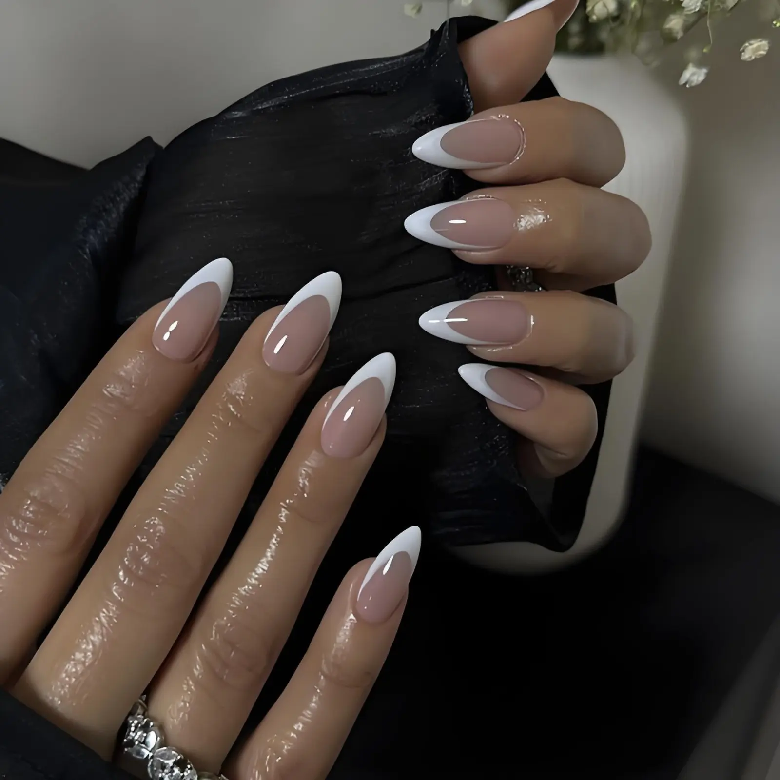 24pcs Nude French Tip Almond Shape Press on Nails, Glossy Reusable Fake Nails for Women, Wedding Daily Nail Art Nails Press Ons