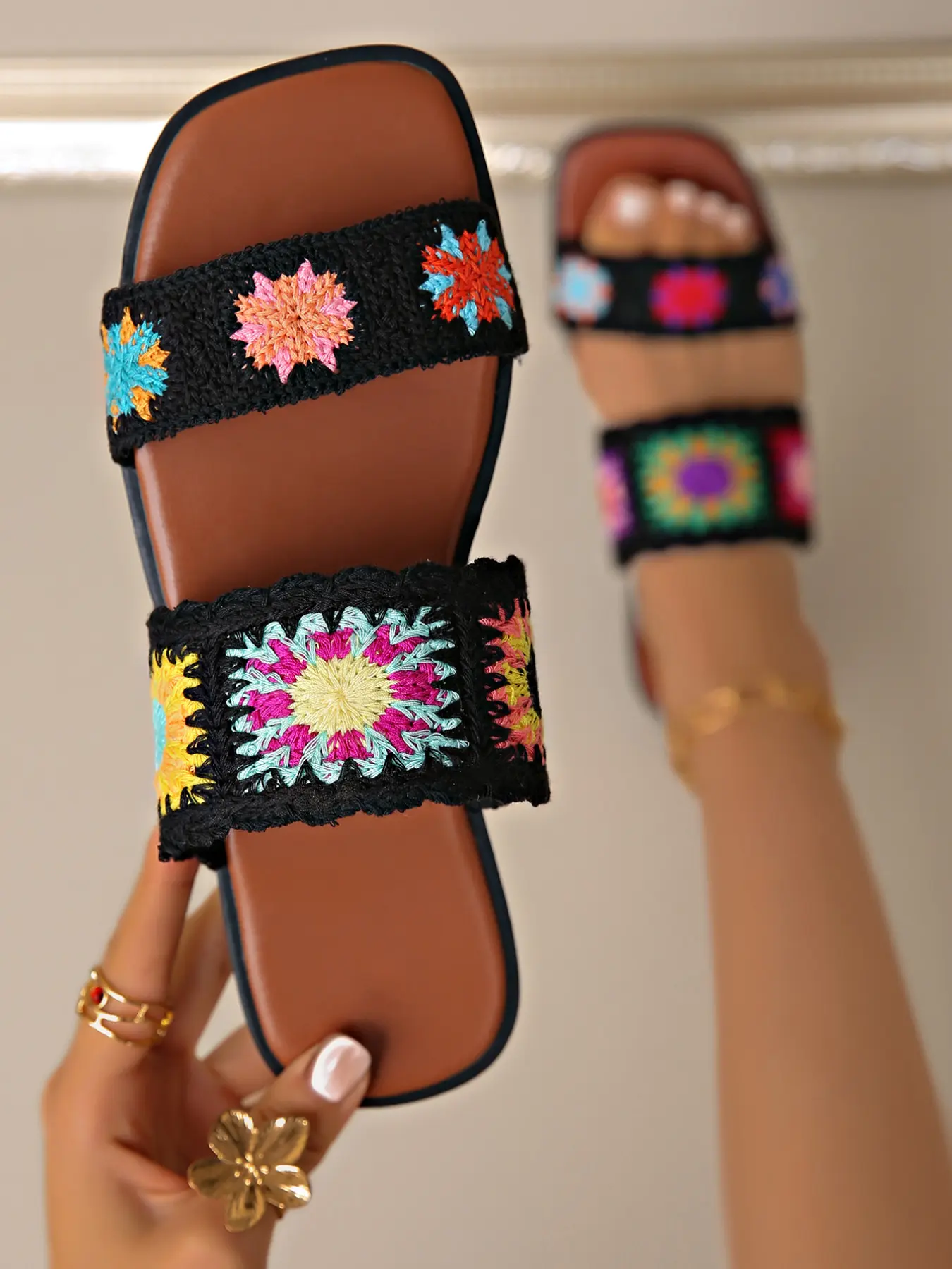 Women Hand Crochet Boho Mandala Sunflower Pattern Casual Slide Sandals, Double Strap Flat Slip On Slides, Cushioned Non-Slip Breathable Summer Shoes, Bohemian Women Sandals for Beach Vacation Outdoor Daily Wear