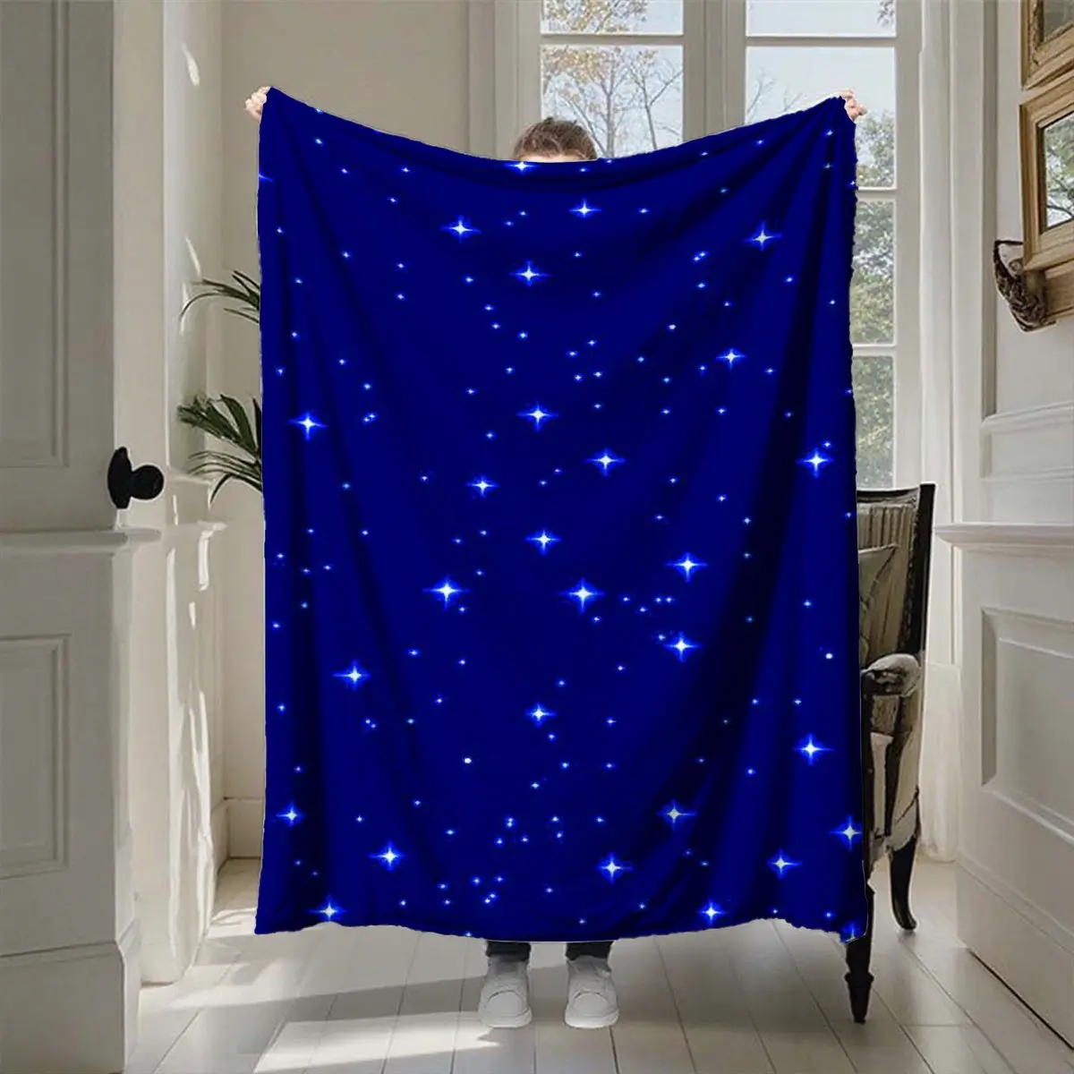 Sapphire blue starry sky printed flannel blanket, minimalist blue starry night throw blanket, tranquil star leisure blanket, soft skin-friendly nap shawl blanket for sofas, dreamy atmospheric all-season decorative blanket for bedrooms