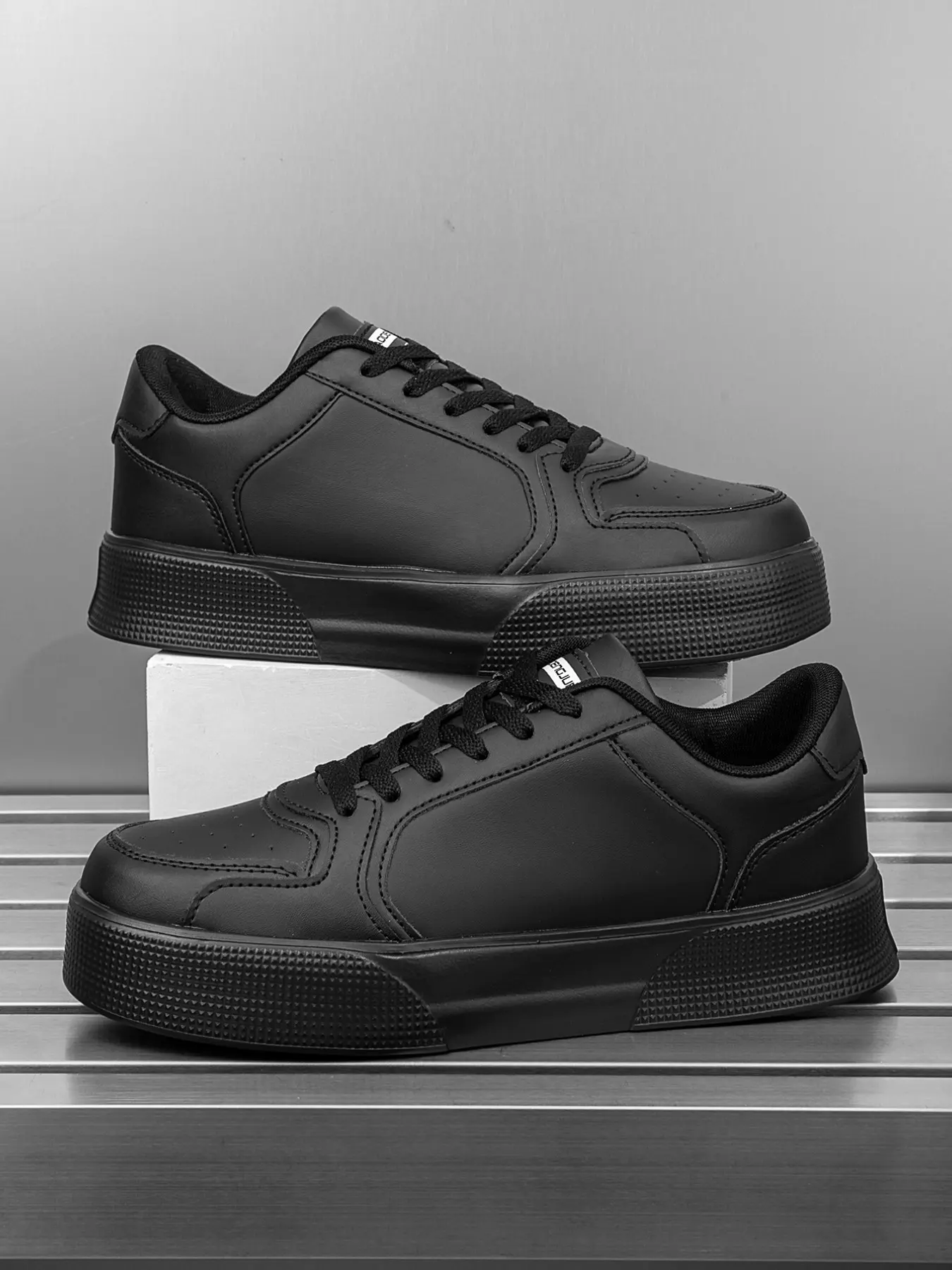 Men's Classic Simple Leather Patch Letter Front Laces + 4cm Heel Boost Casual Board Shoes, Trendy Comfortable Versatile Thick Sole Shoes, Thick Soled Trainers