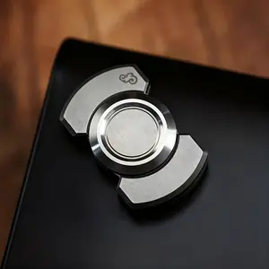 Metal Fidget Spinner Toy, Portable Handheld Stress Relief Toy, Multi-functional Sensory Focus Tool, Anxiety Pressure Management Spinner