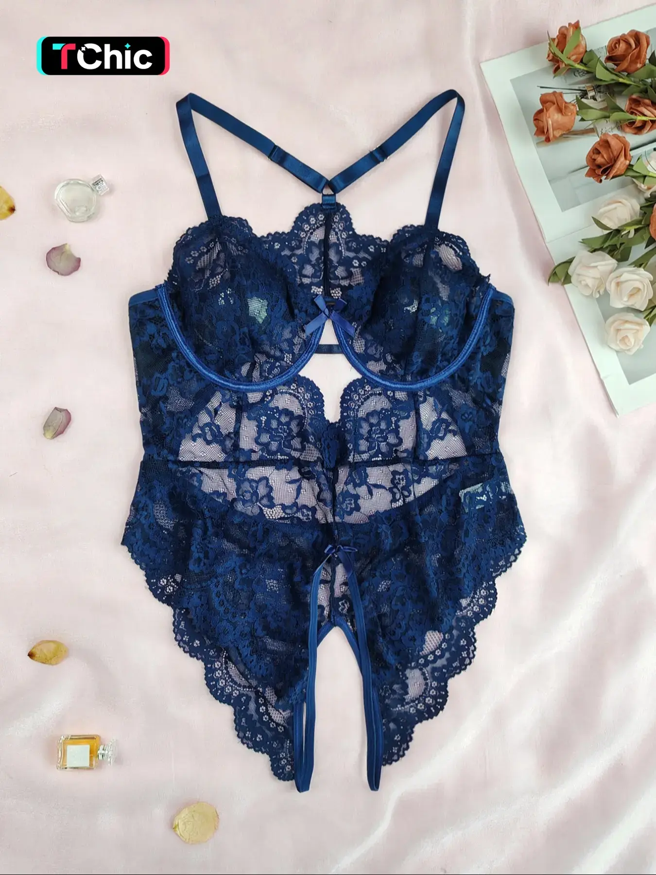 【Plus Size】 Solid Lace Open Crotch Design Cami Bodysuit, Plus Sexy Comfy Breathable Lingerie for Daily Wear, Women's Plus Sleepwear for All Seasons curvy computer love bra cool girl outfits