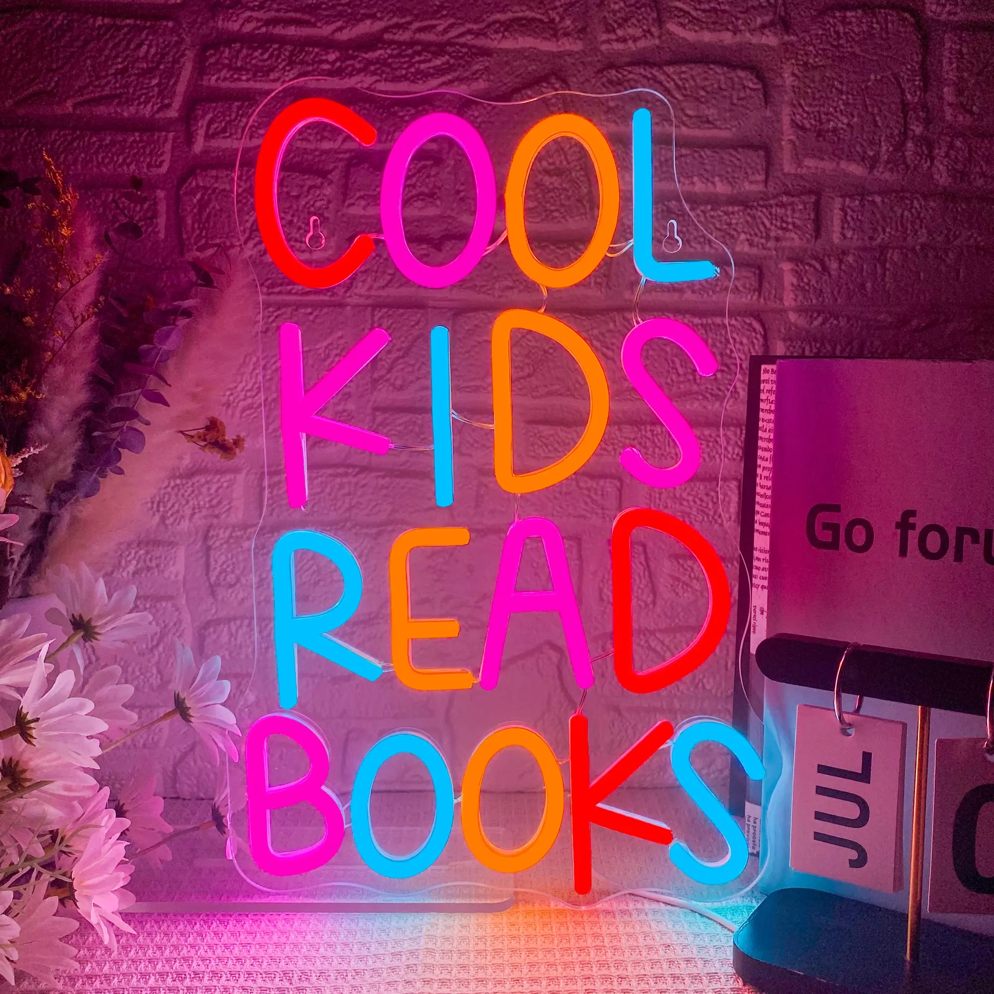 Cool Kids Read Books Neon Sign, USB Powered Reading Letter LED Neon Light, Library Neon Light Sign, Reading Corner Decoration for Home, Office, School, LED Wall Decoration