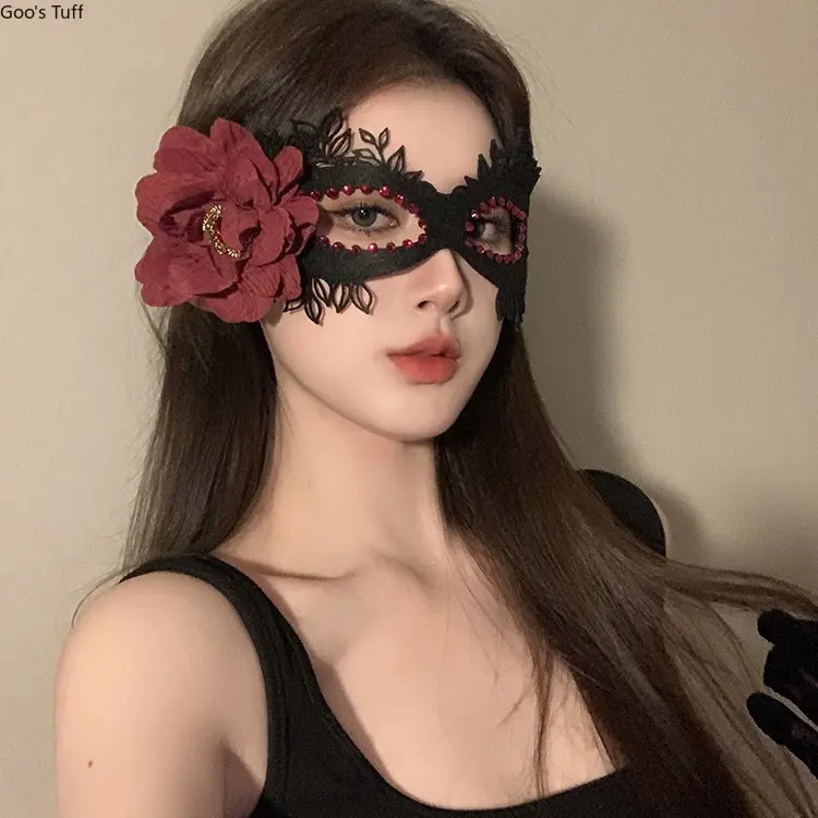 Adult Black Floral Half-Face Eye Masquerade Mask, Festive Party Costume Accessory for Masquerade Balls, Special Events