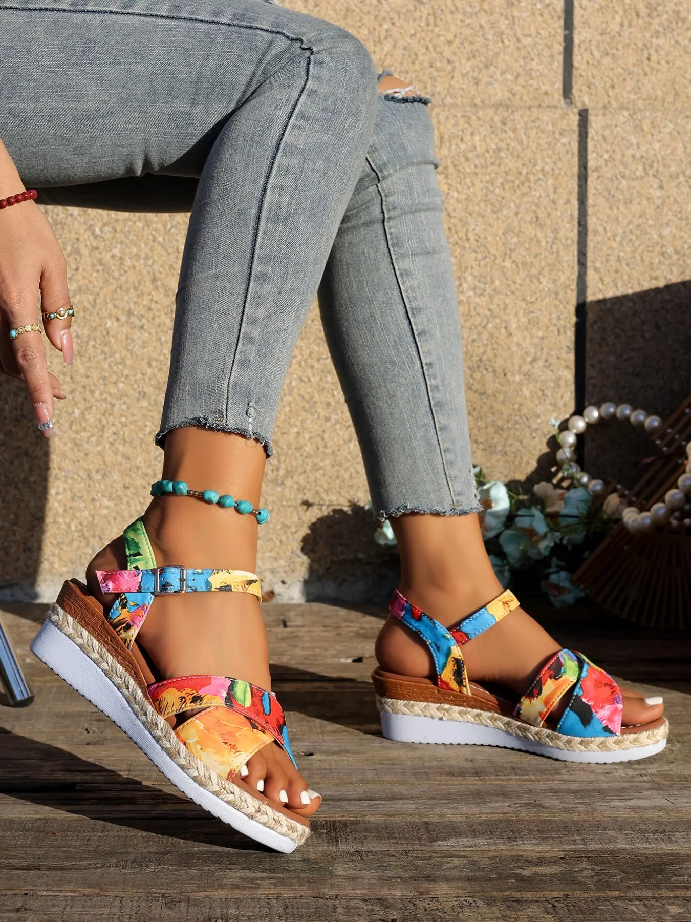 Summer New Retro Colorful Floral Print Cross Strap Wedge Sandals, Comfortable Casual Outdoor Shoes, Versatile Dress Pairing, Thick Sole