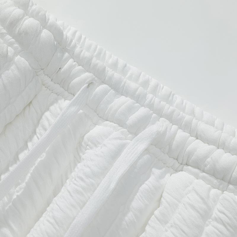 White Quilted Wide-Leg Drawstring Sweatpants – Loose Casual Pants with Unique Ribbed Design, Perfect for Everyday Wear and Versatile Styling