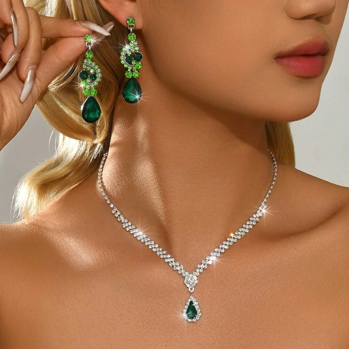 Jewelry European and American Fashion Bridal Accessory Set Fully Rhinestone-Studded Teardrop Necklace Earrings Wedding Set YH260909Z13