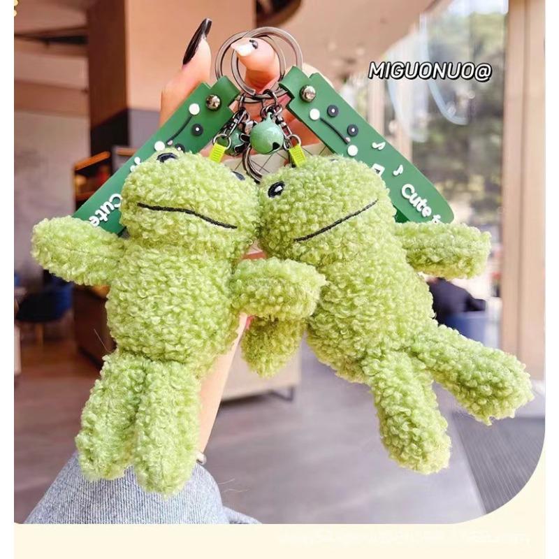 Internet celebrity explosion green plush frog doll buckle rope creative cute little frog bag keychain pendant