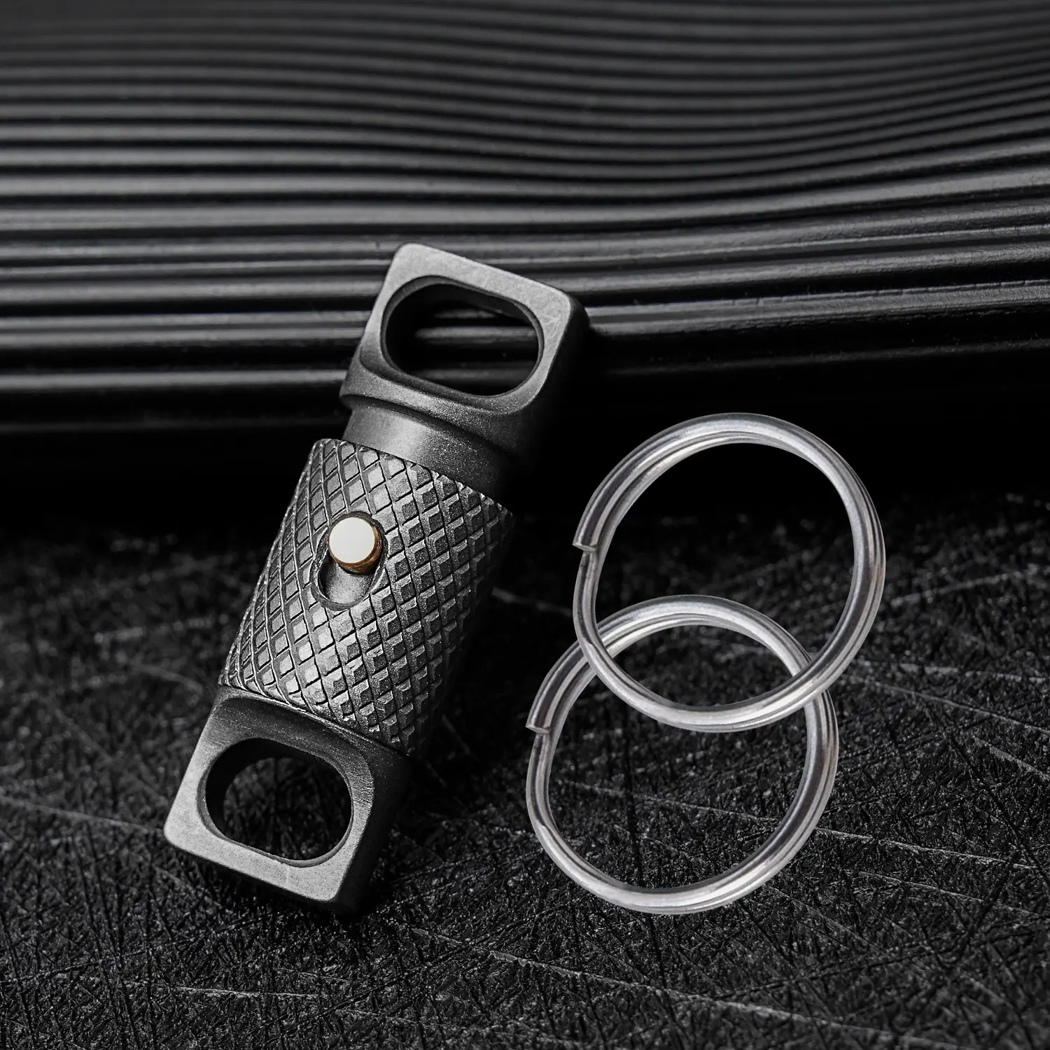 Titanium 360° Swivel Pull Apart Keychain, Quick Release Secure Lock, Dual Key Rings, Minimalist Edc Detachable Key Separator, Metal Keychain