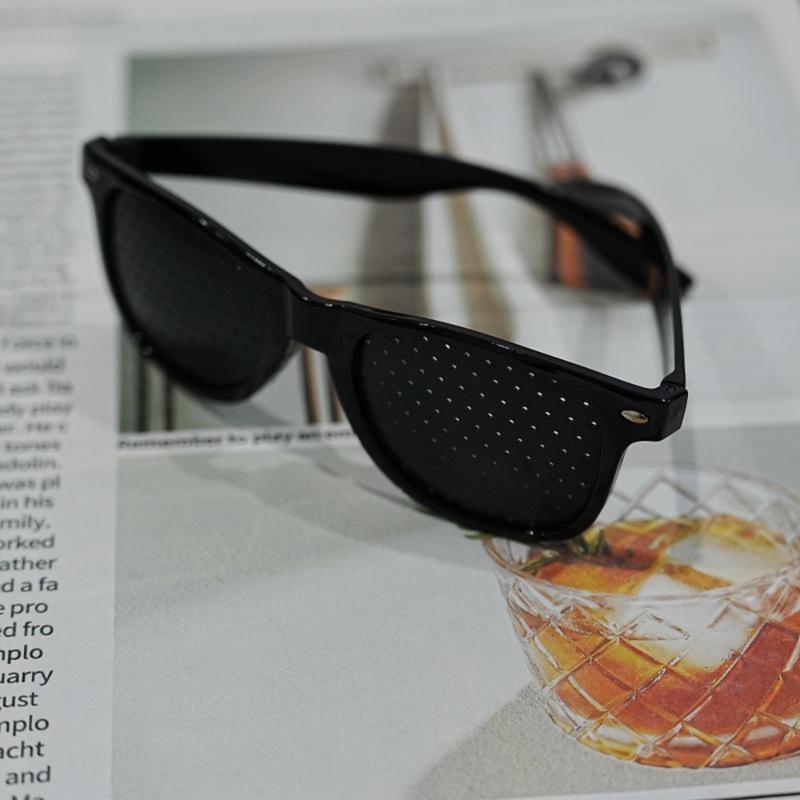 Unisex Pinhole Glasses Anti-Myopia AstigmatismGlassesMen's Women's Vision lmprovement StrabismusCorrectionFatigue Glasses Lightweight Black