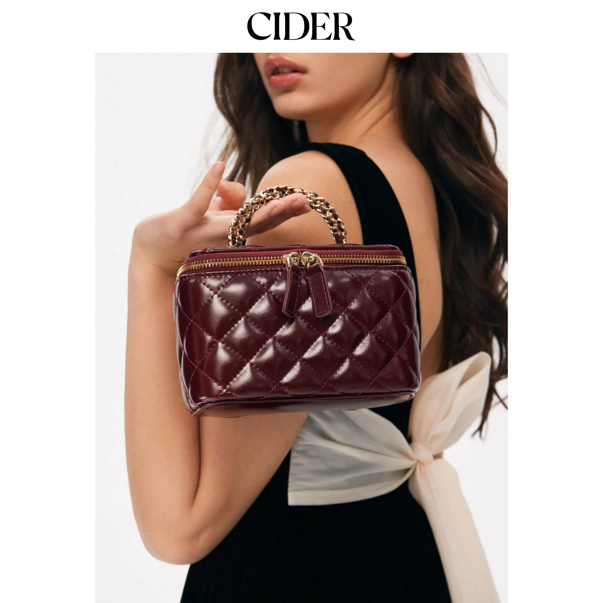 Cider QUILTED VANITY HANDBAG & CROSSBODY BAG Cider QUILTED VANITY HANDBAG & CROSSBODY BAG