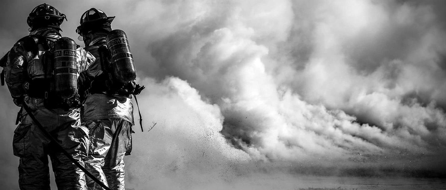 Comic Book Storage Box, Fireproof & Water-Resistant with Lock and Label Window, Moistureproof, Holds 150-175 Comics, Black