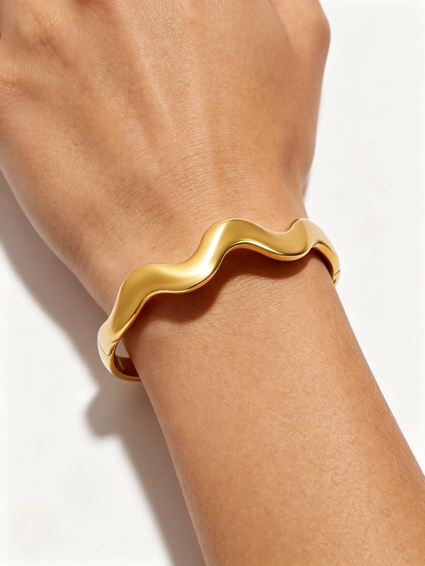 18k Wave Bracelet, Stainless Steel Waterproof, Elegant Women's Jewelry, Perfect Gift for Birthday and Anniversary