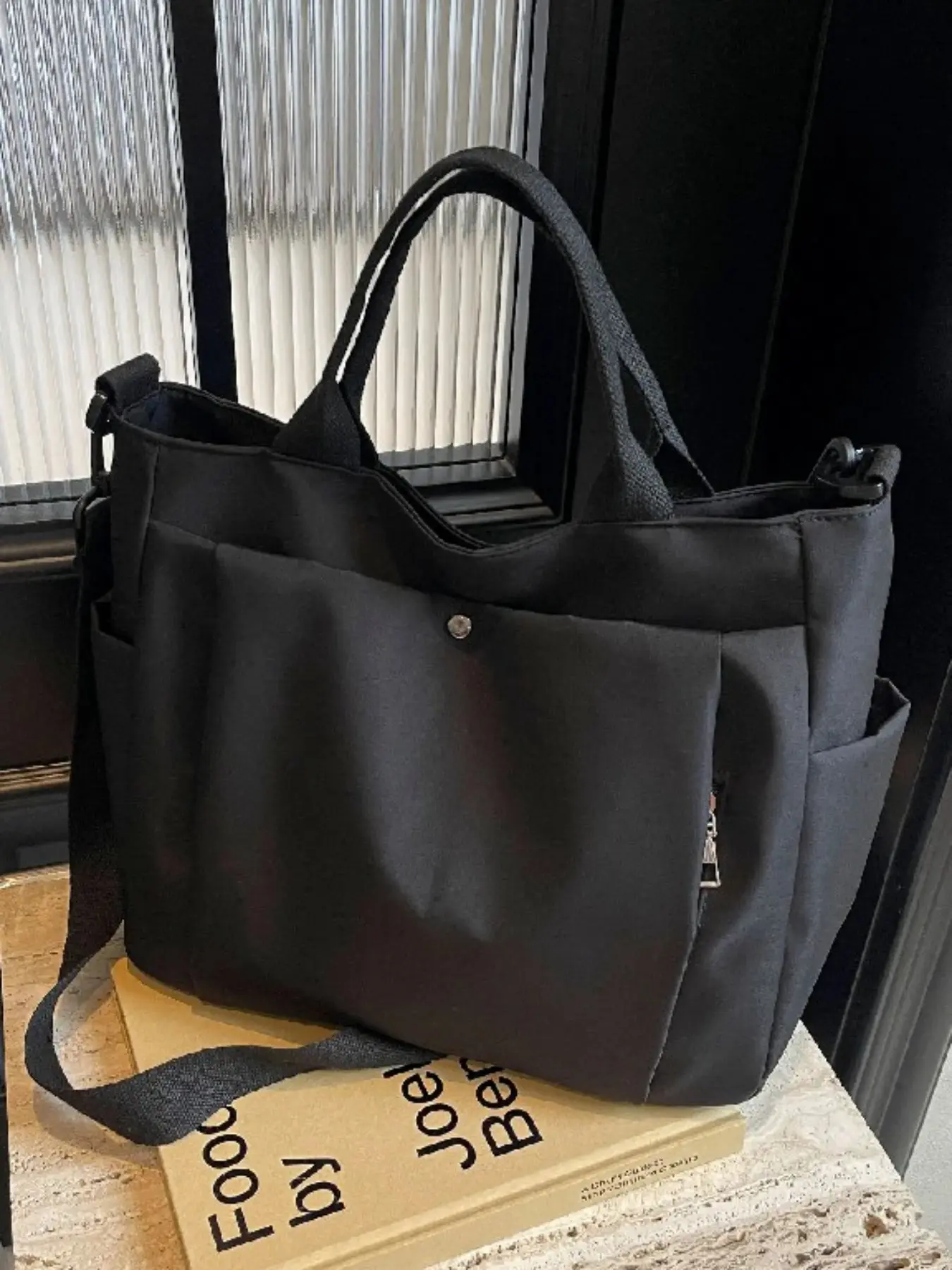 Large Capacity Tote Bag for Commuting, Handheld Multi-Functional Fashionable Crossbody Bag, Stylish and Versatile Everyday Bag
